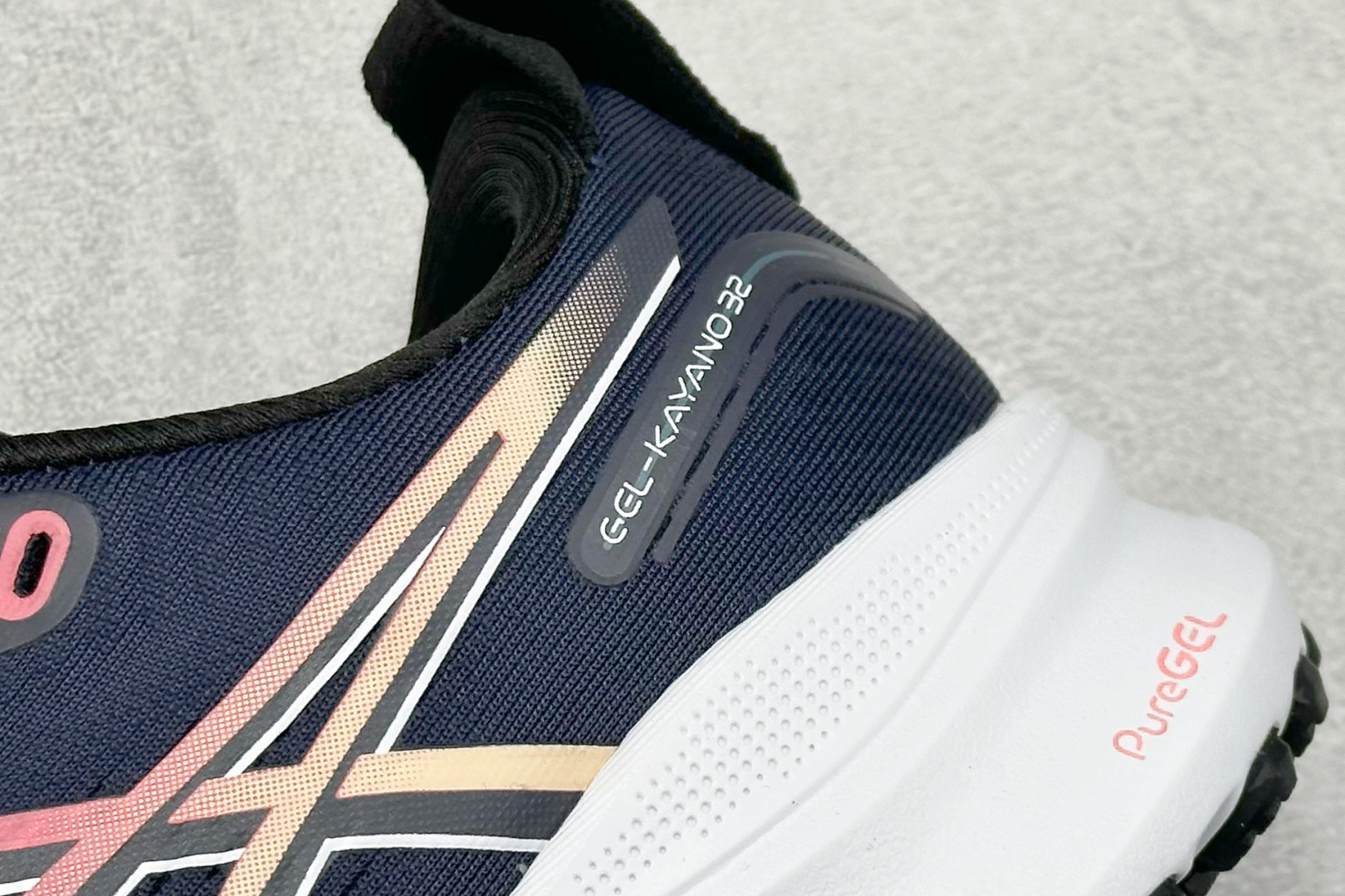 180 Asics Gel-Kayano 32代 运动休闲透气专业跑鞋 1011C052-400