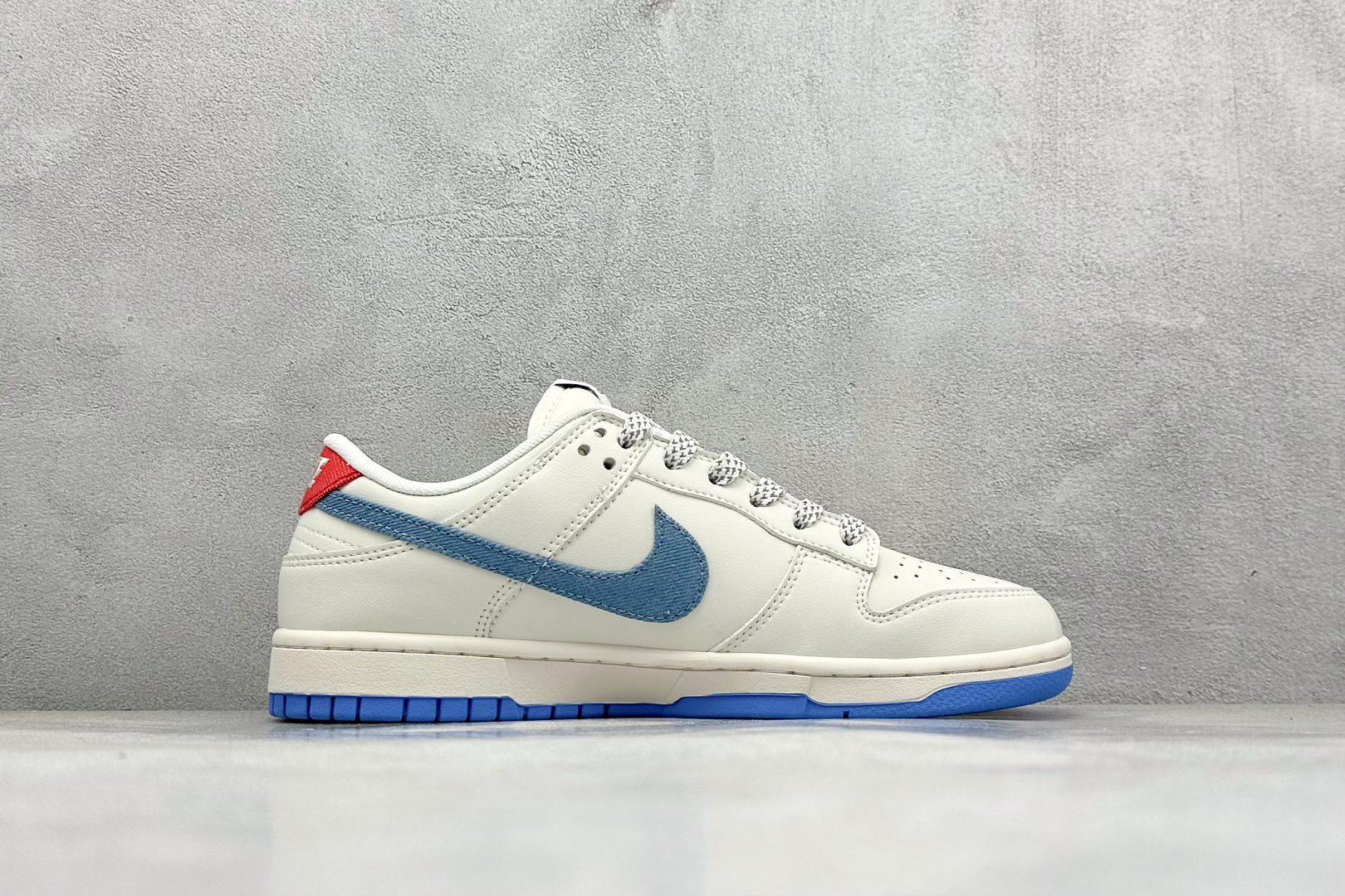 280 Nike SB Dunk Low“ LV联名——夏季冰蓝红” 周年高端定制 低帮休闲板鞋  SM6668-101
