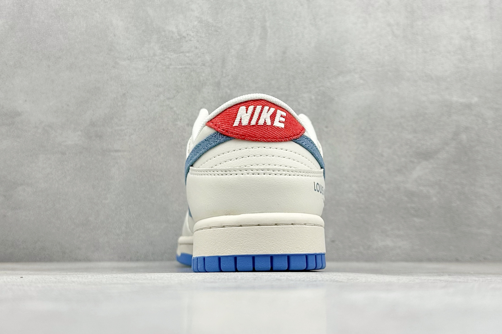 280 Nike SB Dunk Low“ LV联名——夏季冰蓝红” 周年高端定制 低帮休闲板鞋  SM6668-101
