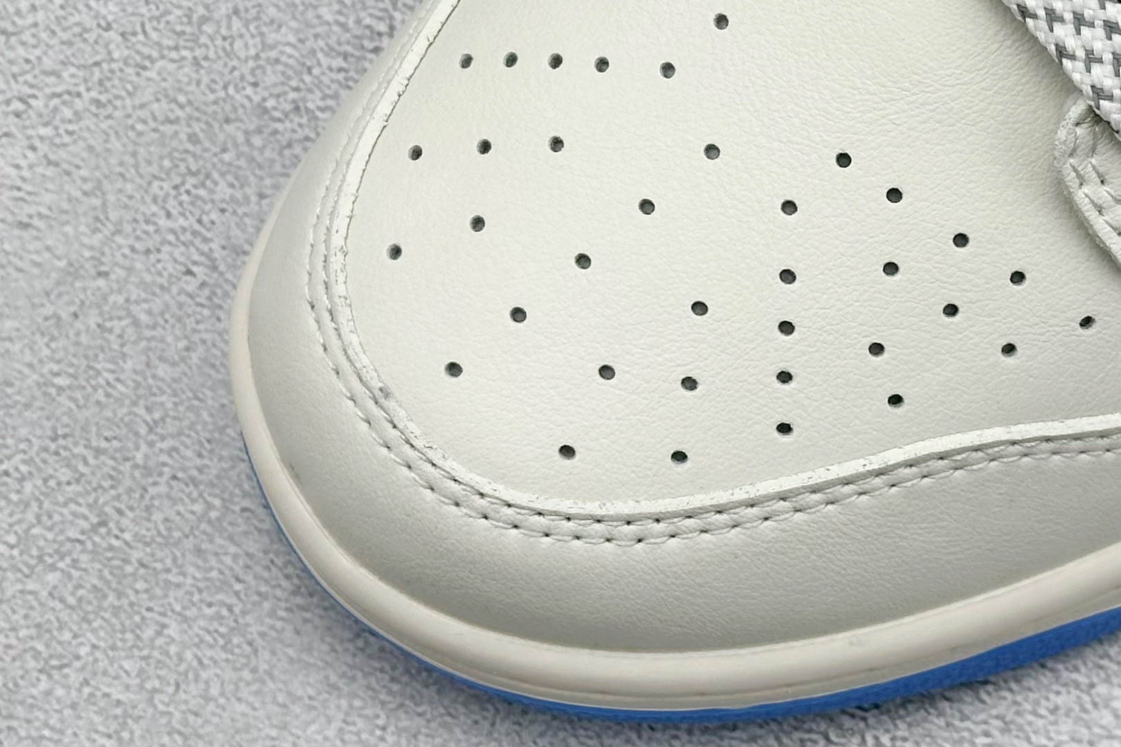 280 Nike SB Dunk Low“ LV联名——夏季冰蓝红” 周年高端定制 低帮休闲板鞋  SM6668-101