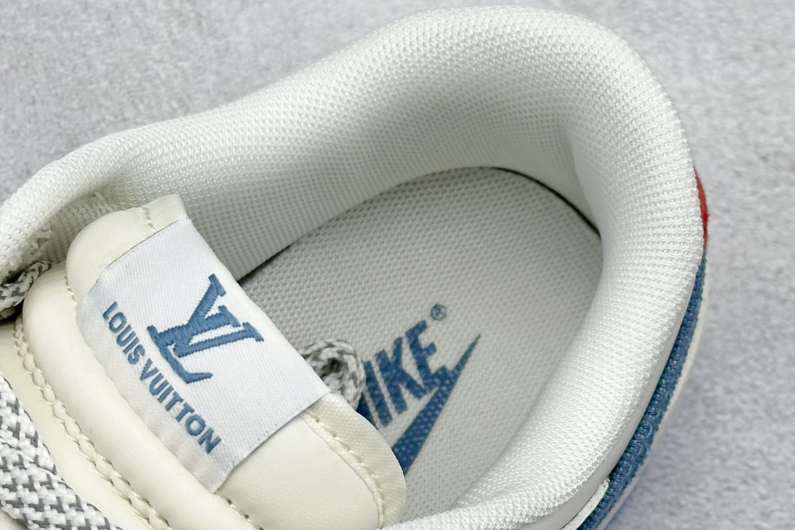 280 Nike SB Dunk Low“ LV联名——夏季冰蓝红” 周年高端定制 低帮休闲板鞋  SM6668-101