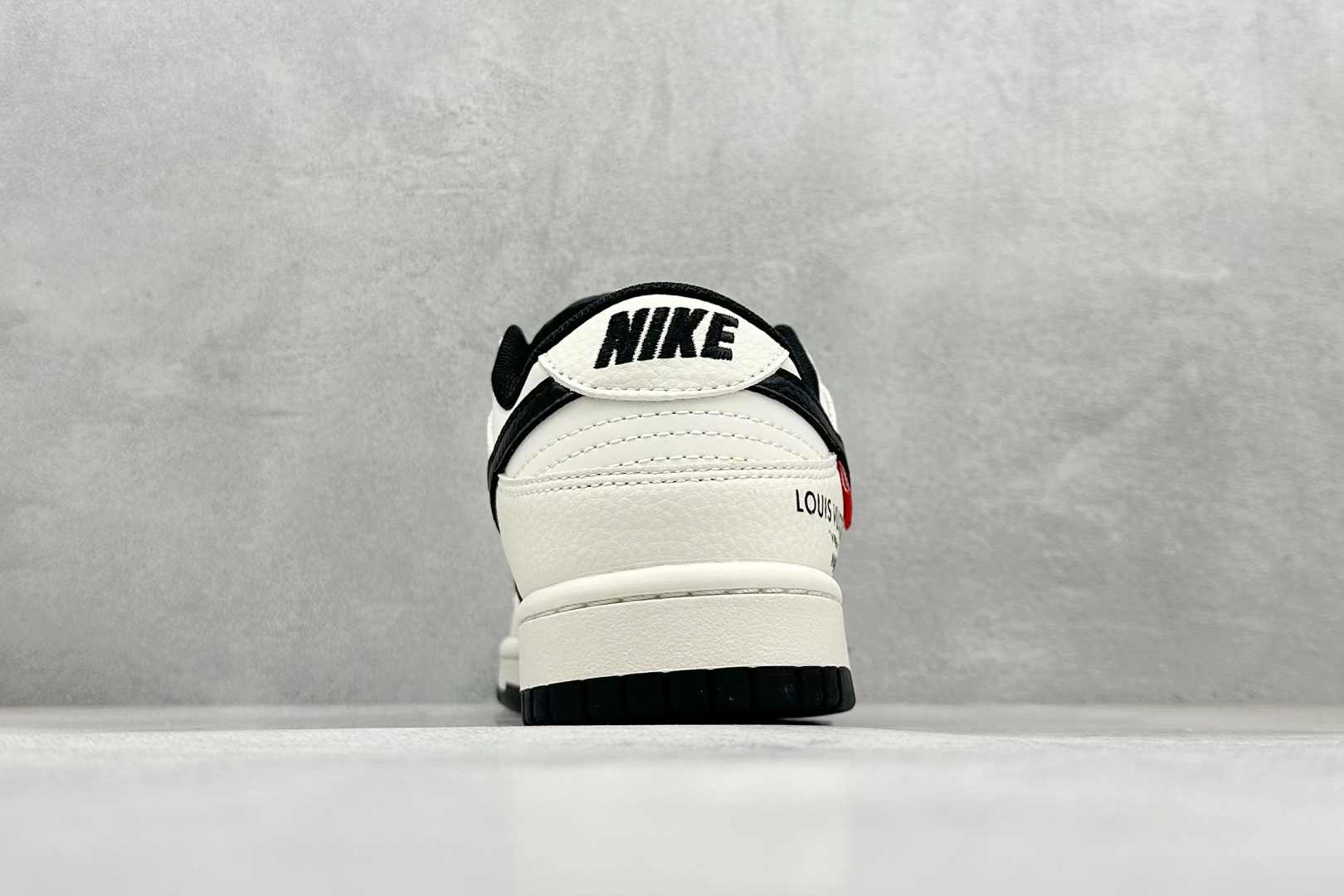 280 Nike SB Dunk Low LV联名 印花米黑 高端定制 低帮休闲板鞋  QW5836-021