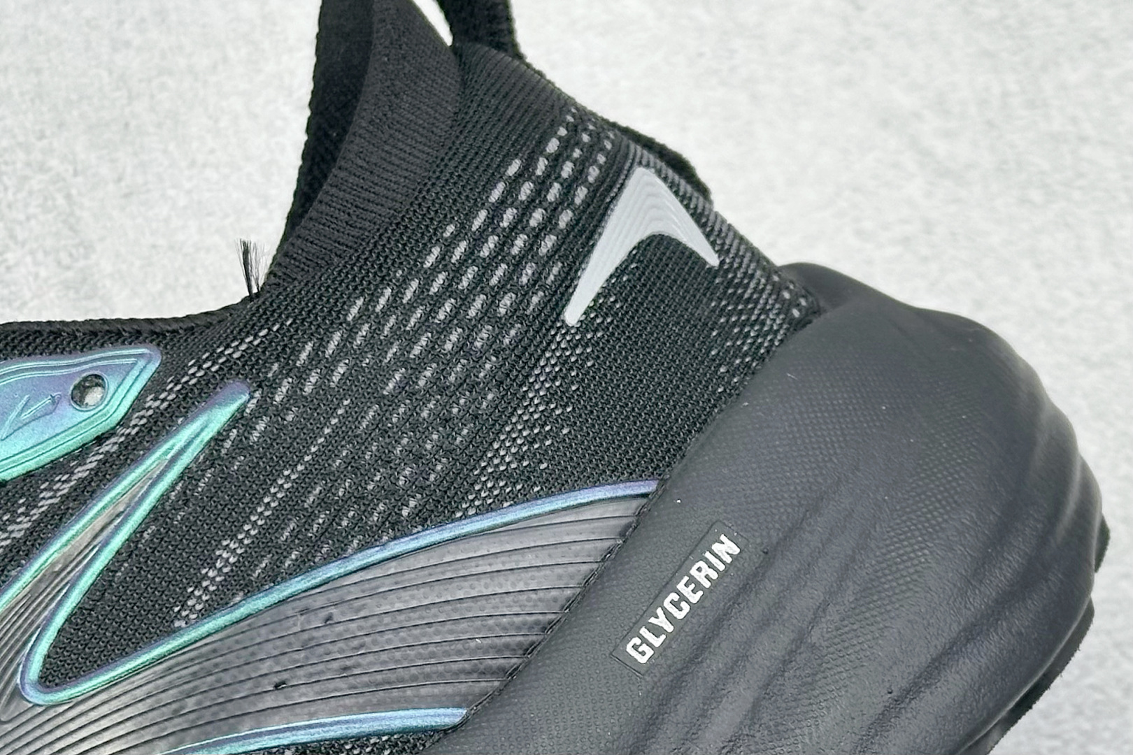 200 Brooks 布鲁克斯 Glycerin 22 超弹轻盈跑步鞋  110445 1D 026