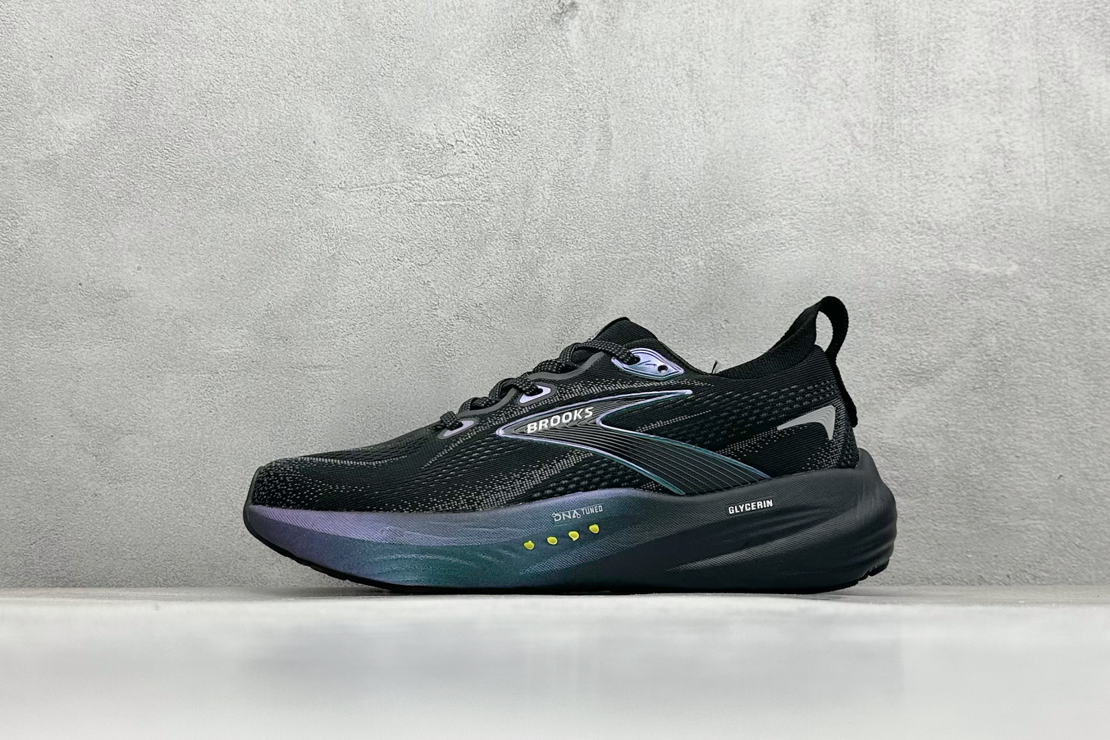 200 Brooks 布鲁克斯 Glycerin 22 超弹轻盈跑步鞋  110445 1D 026