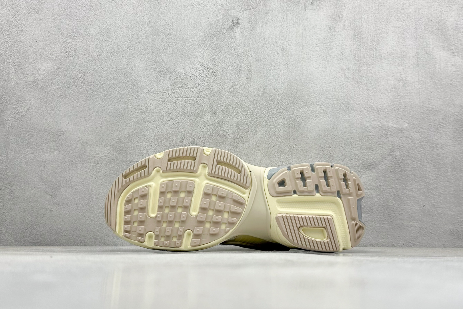 190 Nike V2K Runtekk Run 减震防滑复古低帮跑步鞋  HO1512-110
