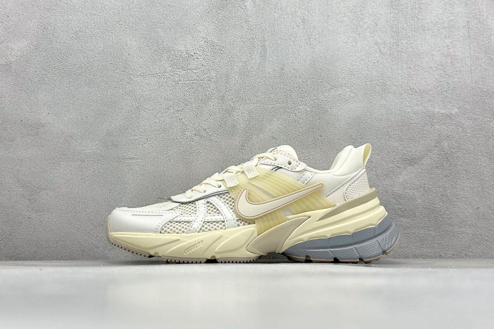 190 Nike V2K Runtekk Run 减震防滑复古低帮跑步鞋  HO1512-110