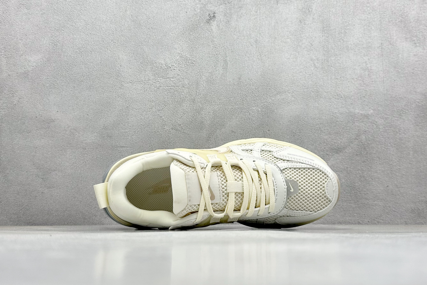 190 Nike V2K Runtekk Run 减震防滑复古低帮跑步鞋  HO1512-110