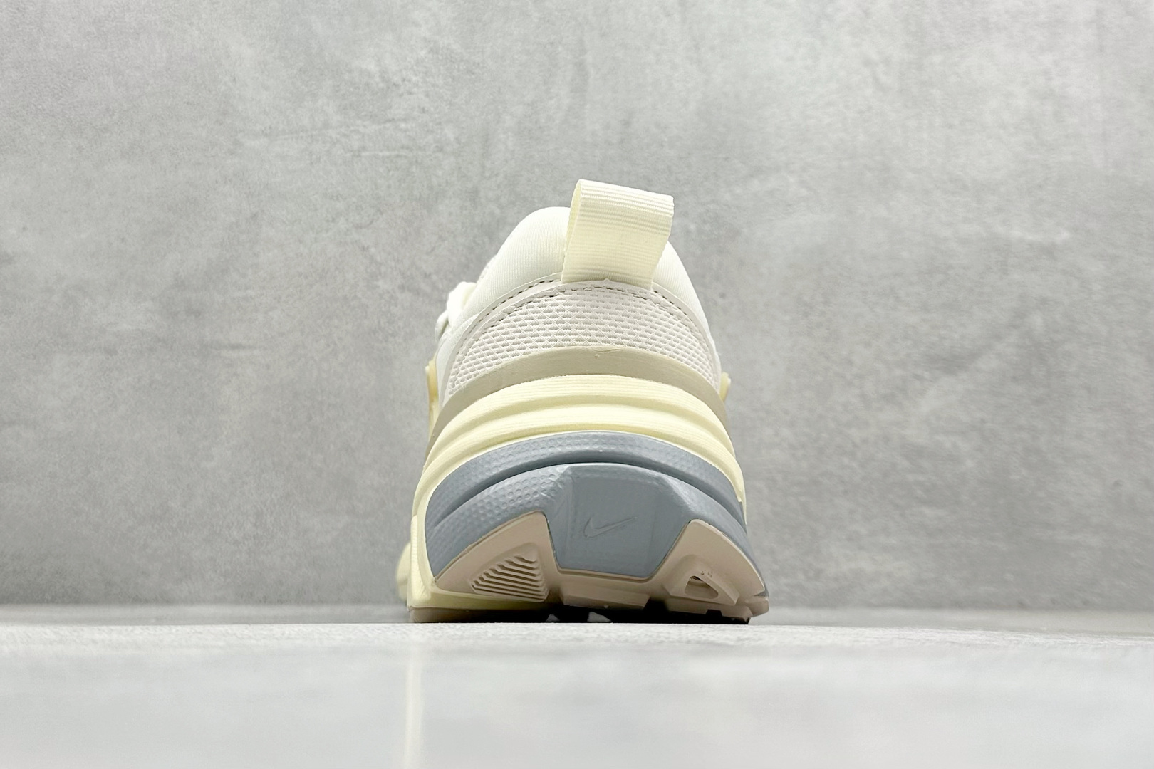 190 Nike V2K Runtekk Run 减震防滑复古低帮跑步鞋  HO1512-110