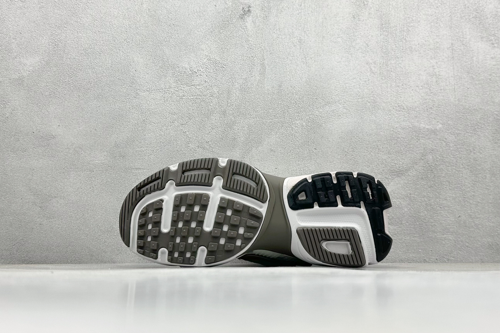 190 Nike V2K Runtekk Run 减震防滑复古低帮跑步鞋  FD0736-010