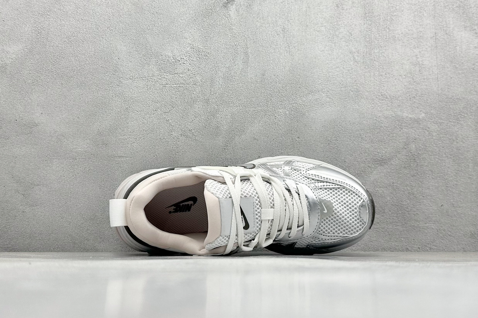 190 Nike V2K Runtekk Run 减震防滑复古低帮跑步鞋  FD0736-010