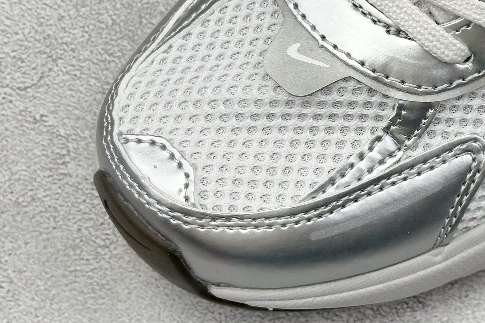 190 Nike V2K Runtekk Run 减震防滑复古低帮跑步鞋  FD0736-010