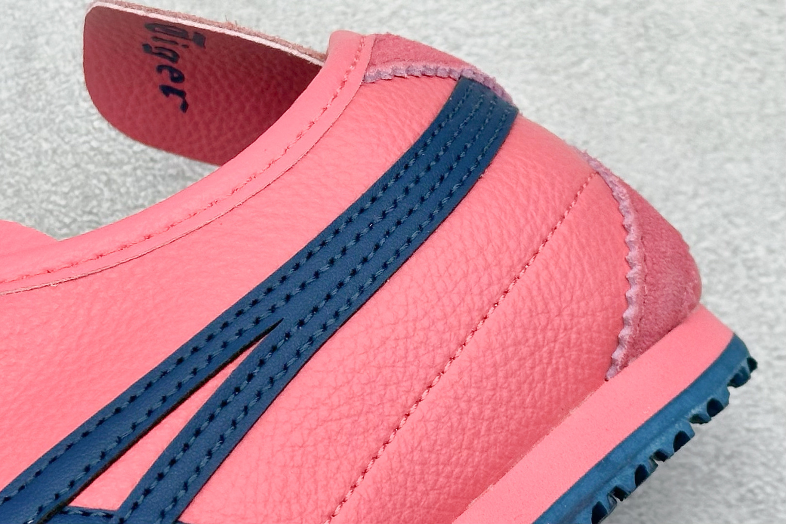 图片[9]-GS版 Asics 鬼冢虎 Mexico 66 休闲低帮板鞋 印尼厂Oem原单材料 除成型在PT外 其余全部客供材料 淘宝B级代购店铺内供 四联官方吊牌 乳胶组合鞋垫、羊皮纸质中底 不用宰手买专柜 这里满足你 货号：1183B771-700 尺码：36-45-选品中心