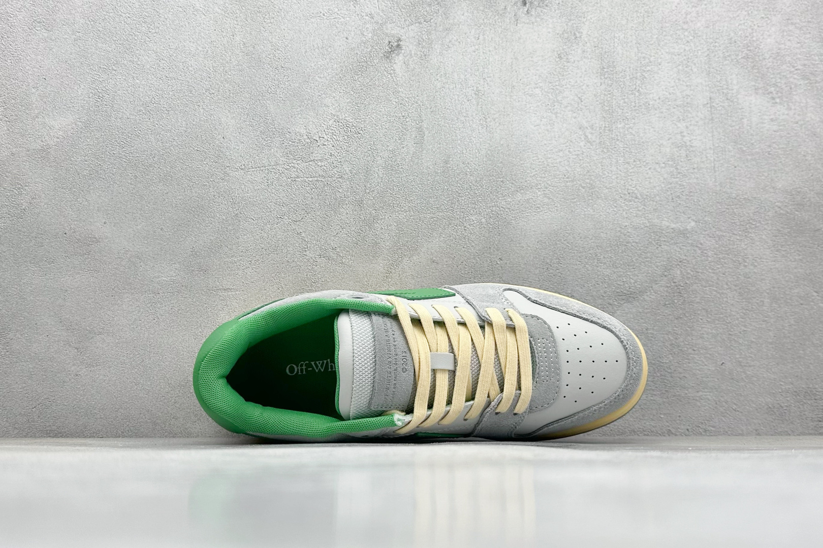 图片[3]-S版 OFF-White C/O VirGil Abloh 时尚百搭休闲鞋 独家首发新款 采用环保牛剖革组合网织布鞋面材质 鞋垫嵌入发泡缓震EVA物料 正确中底搭载EVA轻量缓震 外置牙钉防滑橡胶大底 正确配件同步定制 尺码：36-47-选品中心
