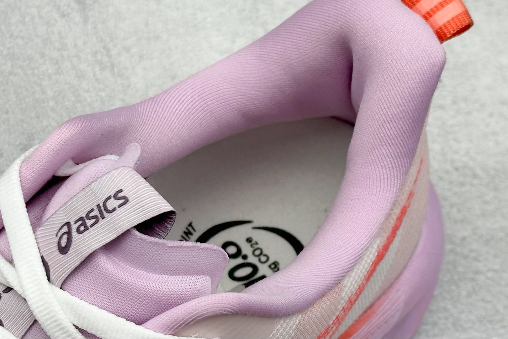 图片[8]-FS版Asics Novablast 5 低帮轻量透气缓震休闲运动跑步鞋 采用单丝纤维网布鞋面材质 鞋口圈柔软反绒皮材料 全新EVA与OBC混合发泡中底 外置防滑耐磨大底片 货号： 1012B765-101 尺码：36 36.5 37.5 38 38.5 39 40 40.5 41 42 42.5 43 44 45-选品中心