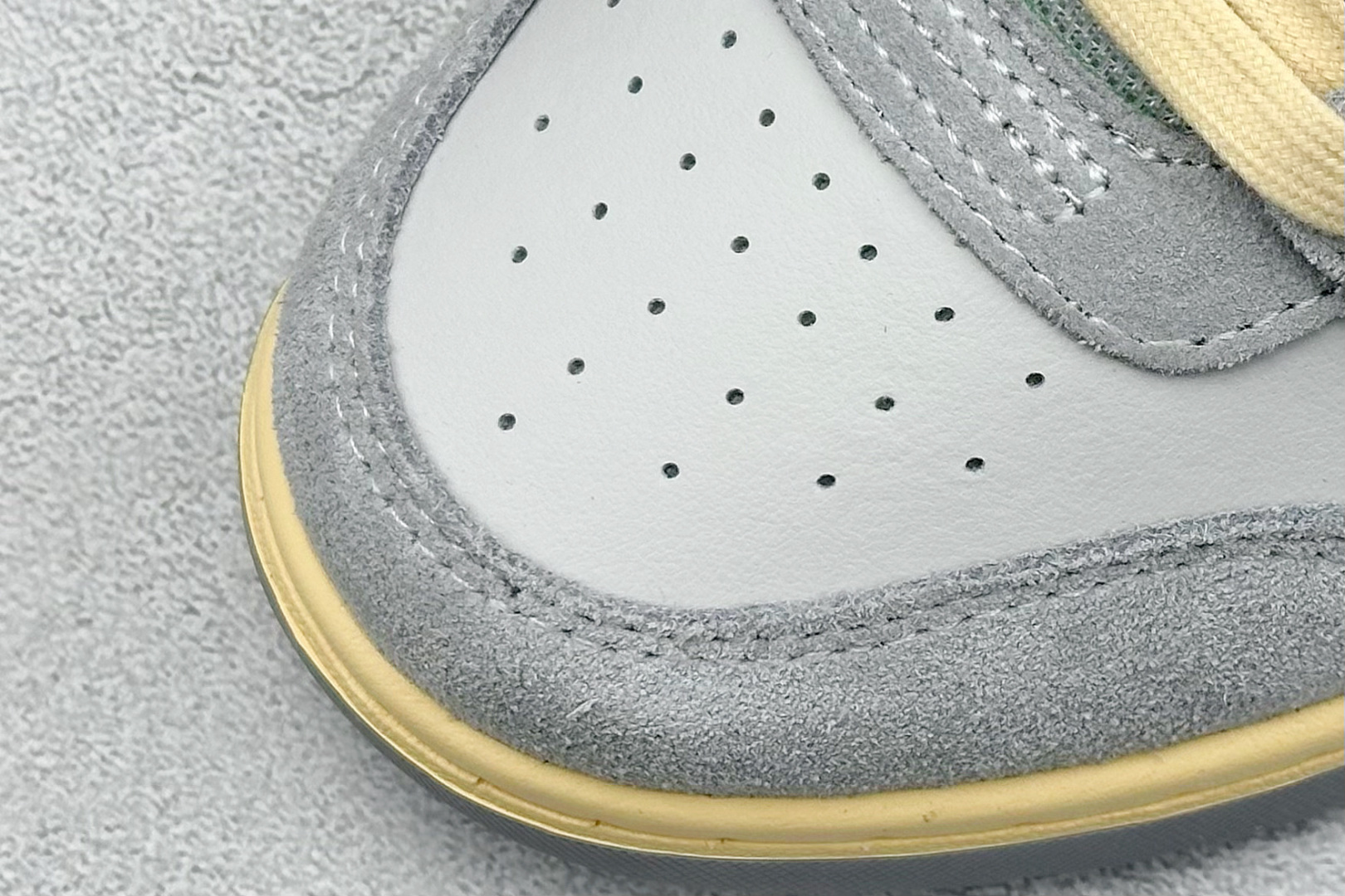 图片[7]-S版 OFF-White C/O VirGil Abloh 时尚百搭休闲鞋 独家首发新款 采用环保牛剖革组合网织布鞋面材质 鞋垫嵌入发泡缓震EVA物料 正确中底搭载EVA轻量缓震 外置牙钉防滑橡胶大底 正确配件同步定制 尺码：36-47-选品中心