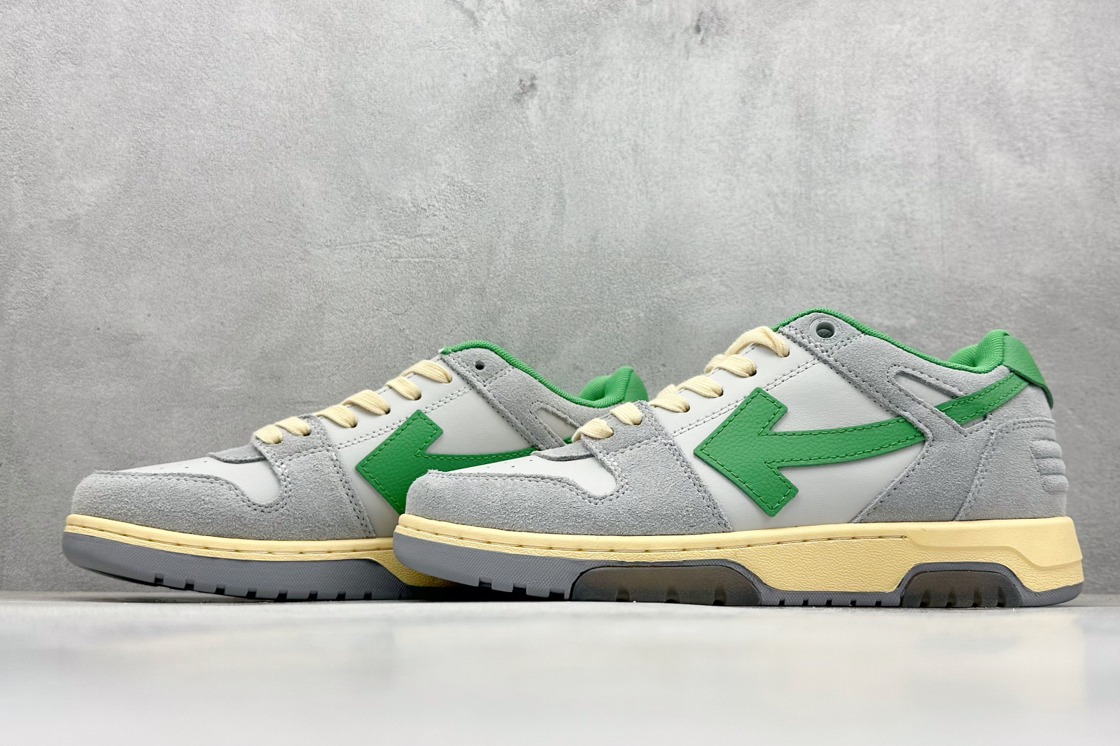 图片[5]-S版 OFF-White C/O VirGil Abloh 时尚百搭休闲鞋 独家首发新款 采用环保牛剖革组合网织布鞋面材质 鞋垫嵌入发泡缓震EVA物料 正确中底搭载EVA轻量缓震 外置牙钉防滑橡胶大底 正确配件同步定制 尺码：36-47-选品中心