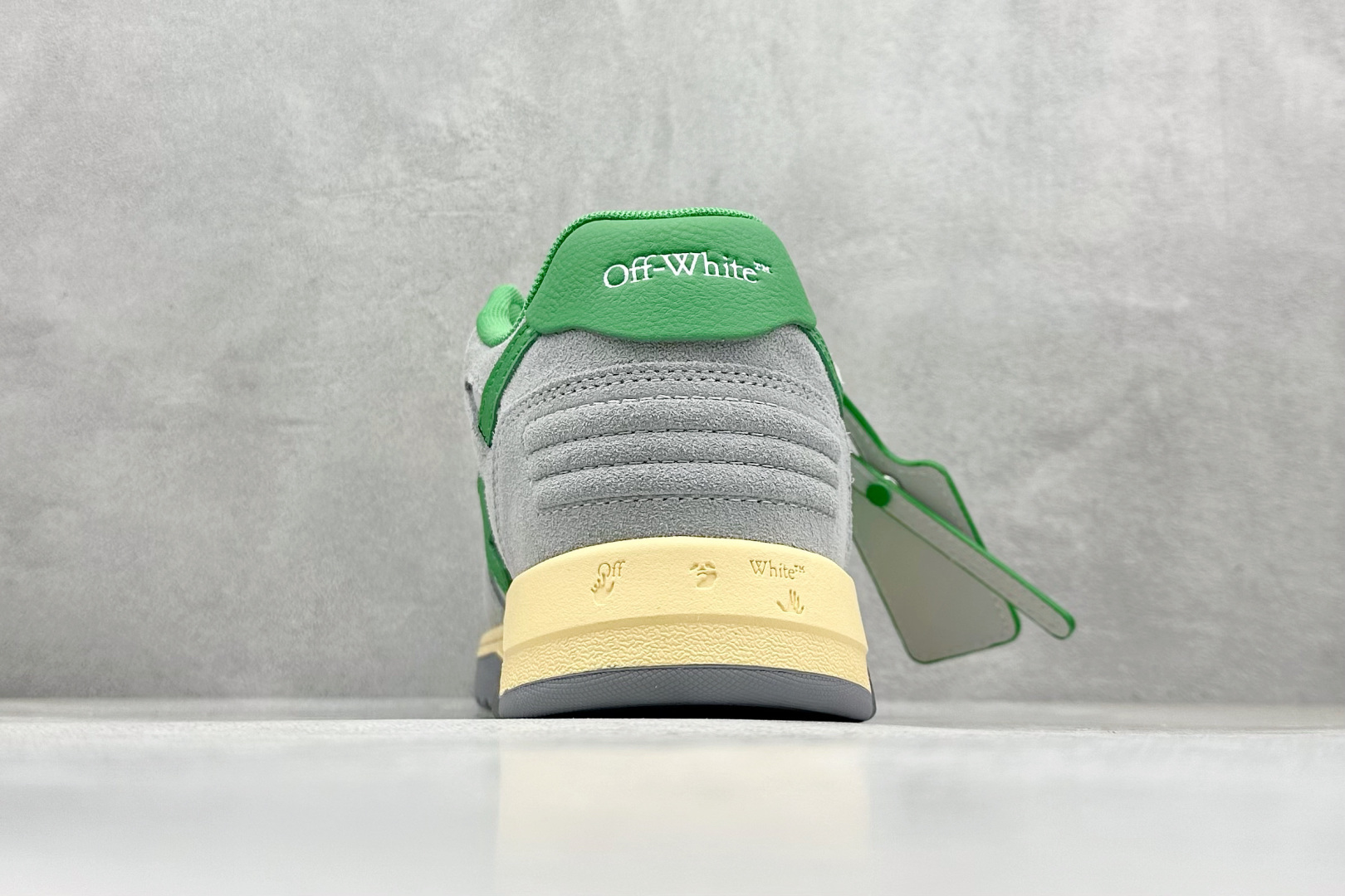 图片[6]-S版 OFF-White C/O VirGil Abloh 时尚百搭休闲鞋 独家首发新款 采用环保牛剖革组合网织布鞋面材质 鞋垫嵌入发泡缓震EVA物料 正确中底搭载EVA轻量缓震 外置牙钉防滑橡胶大底 正确配件同步定制 尺码：36-47-选品中心