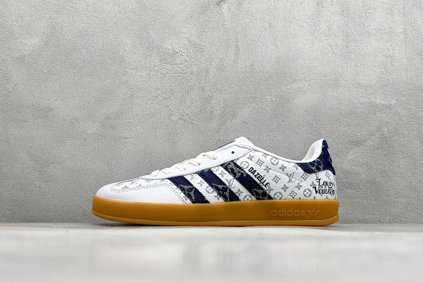 220 SC版AD SAMBA OG x Louis Vuitton 白黑 休闲板鞋  SC9207-727