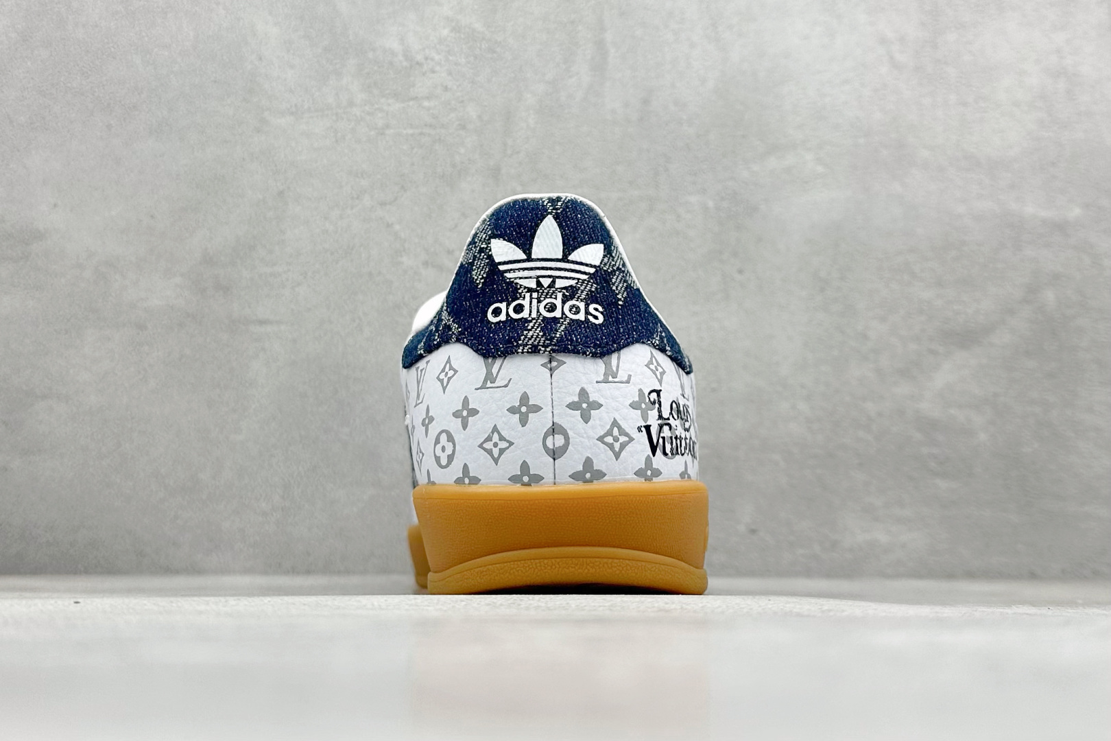 220 SC版AD SAMBA OG x Louis Vuitton 白黑 休闲板鞋  SC9207-727