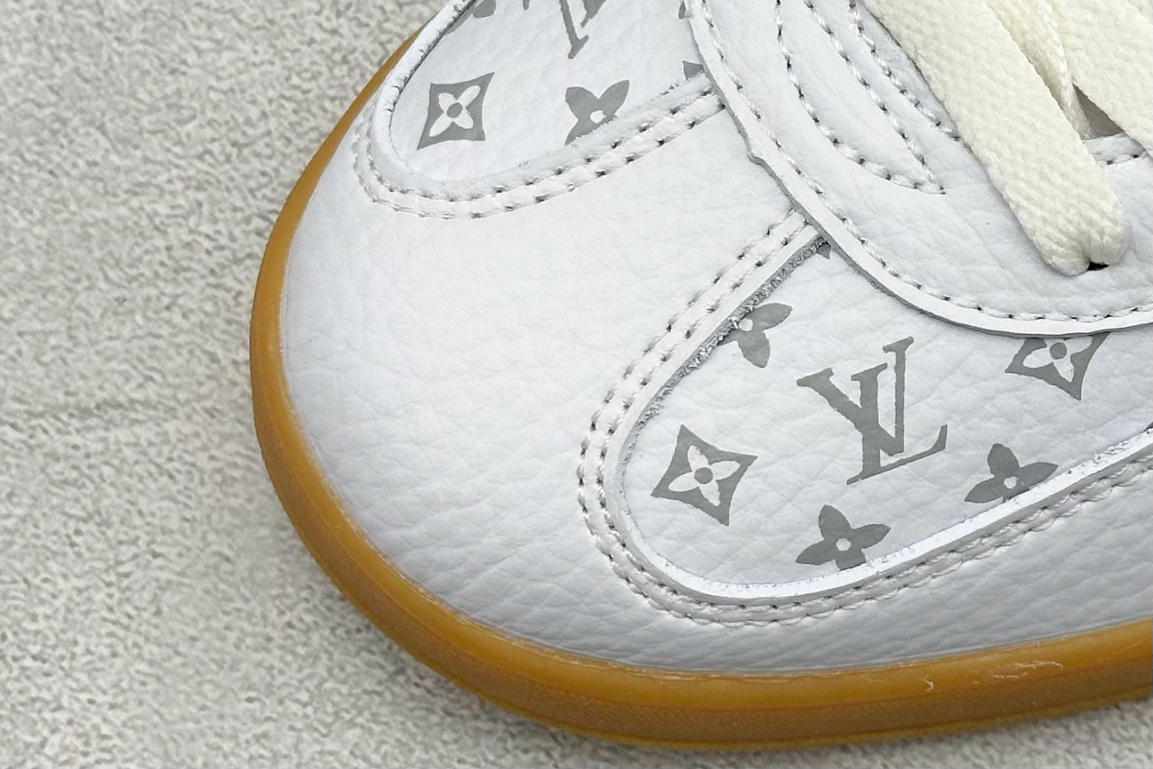 220 SC版AD SAMBA OG x Louis Vuitton 白黑 休闲板鞋  SC9207-727