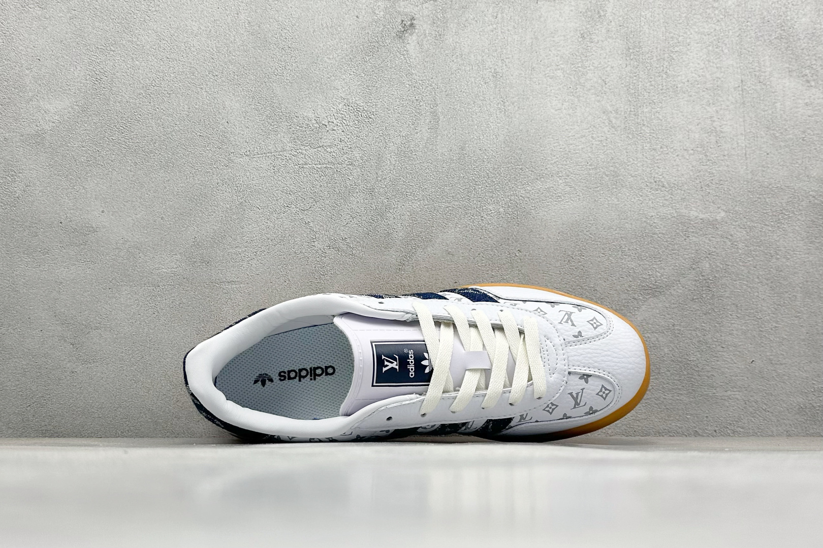 220 SC版AD SAMBA OG x Louis Vuitton 白黑 休闲板鞋  SC9207-727