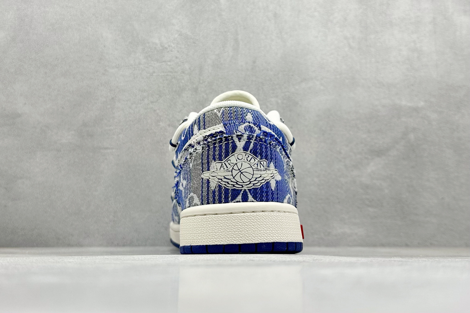 300 XC版Air Jordan 1 Low AJ1 乔1 LV联名 蓝花布抽绳 高端定制 低帮复古篮球鞋 YX5066-373
