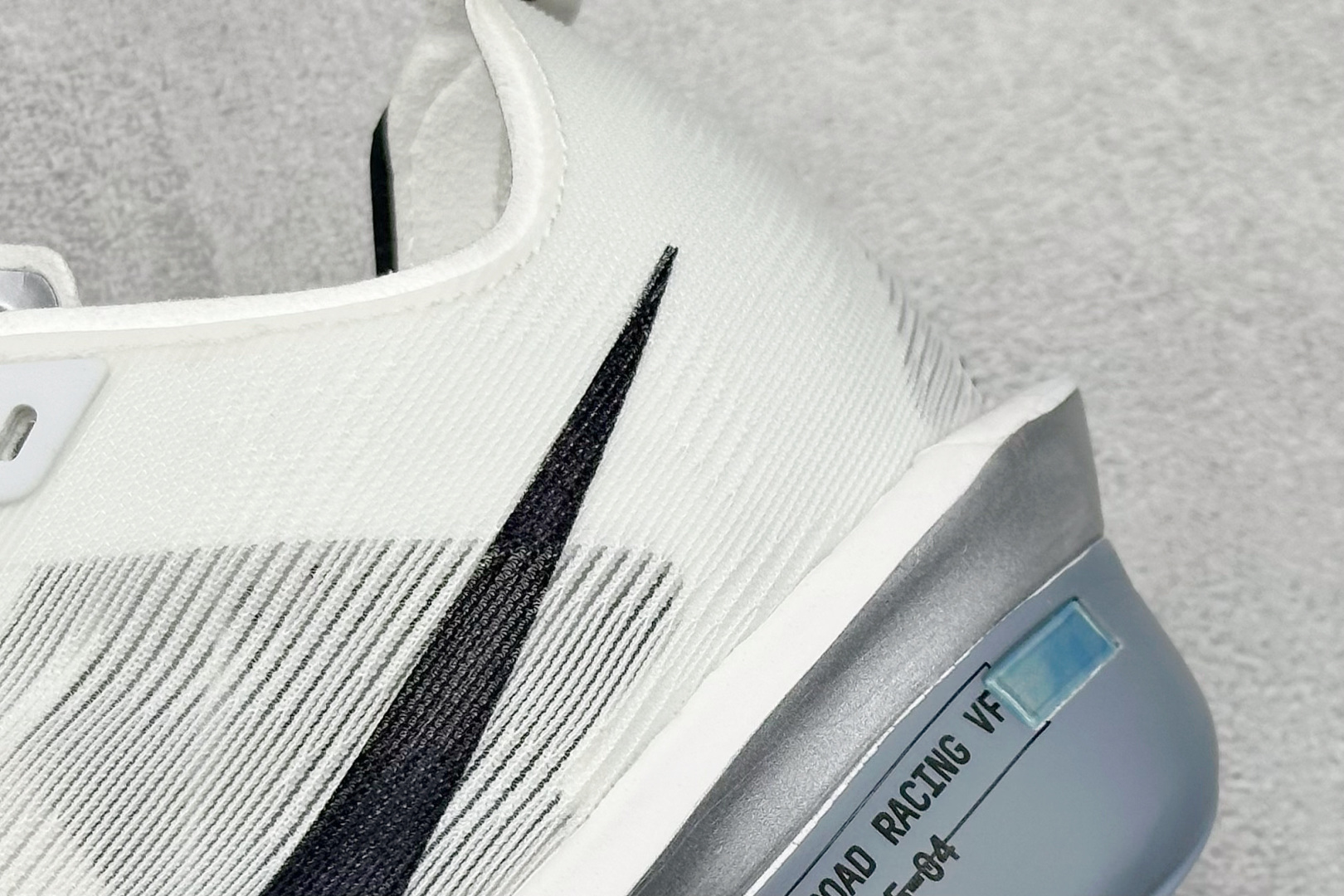 260 F版Nike ZoomX Vaporfly NEXT% 4 马拉松系列公路竞速超轻缓震跑步鞋  HF6412-100