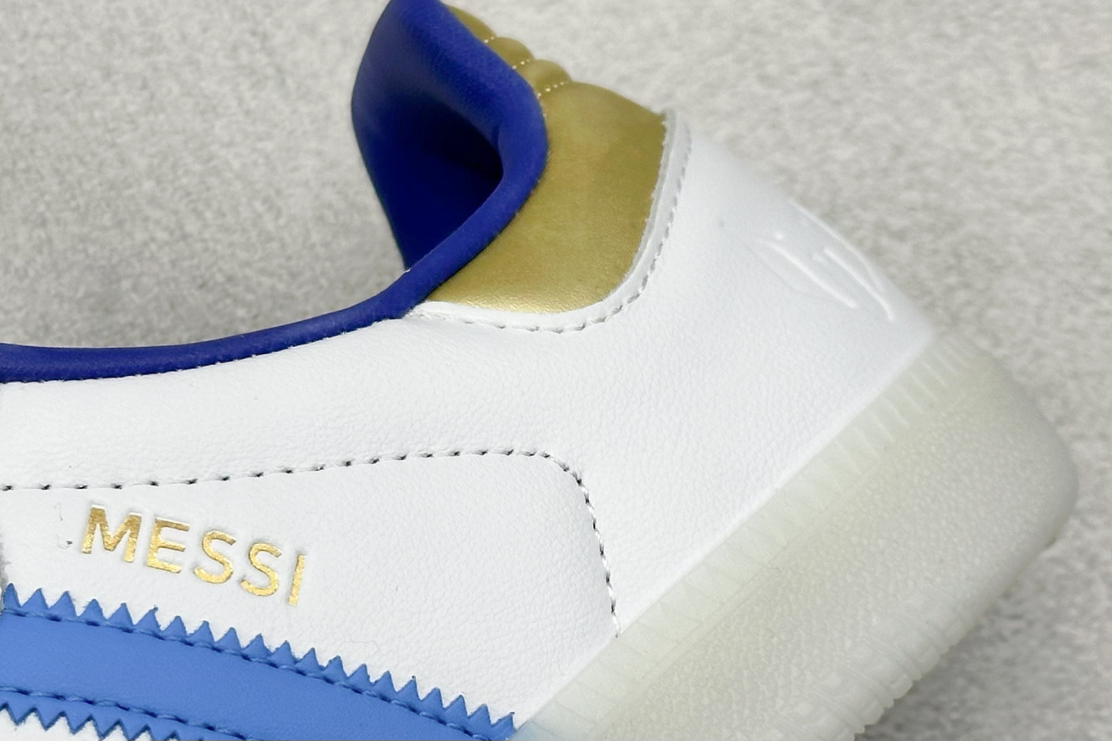 图片[9]-YH长青福利  AD Original Samba OG 复古经典轻便板鞋 带有装饰的超锁缝制和无缝的手感 柔软、柔软的皮革造型和标志性的3条纹完成了精致的外观 正规合身鞋带 鞋面上有绒面鞋垫 橡胶鞋底 享受正畸套筒软感 自50年代首次亮相以来就一直在赢得粉丝的青睐！ 货号：ID3550-选品中心