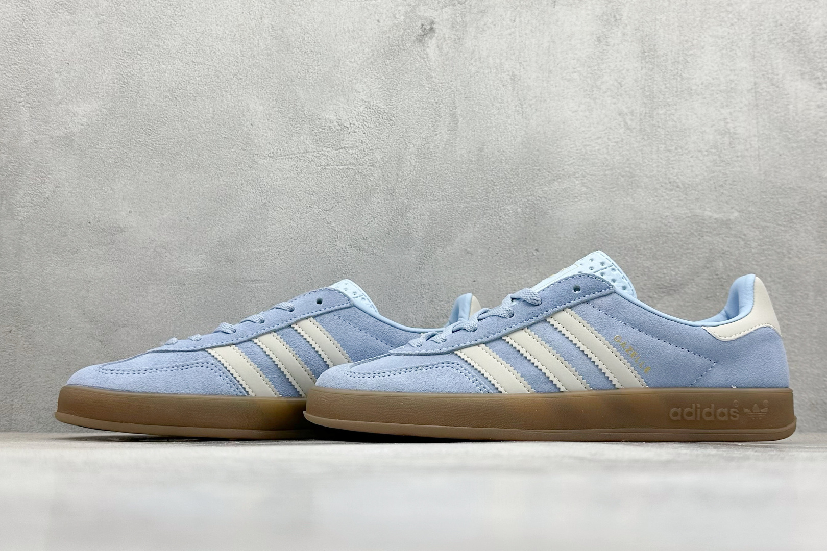 图片[5]-YH长青福利  AD Originals Gazelle INdoor 三叶草休闲防滑耐磨低帮板鞋 鞋头出色设计 塑就出众贴合感 稳固的后跟贴合足部曲线设计 软弹舒适 不易磨脚 橡胶鞋底配合防滑纹路设计 平稳抓地 货号：JI2717-选品中心