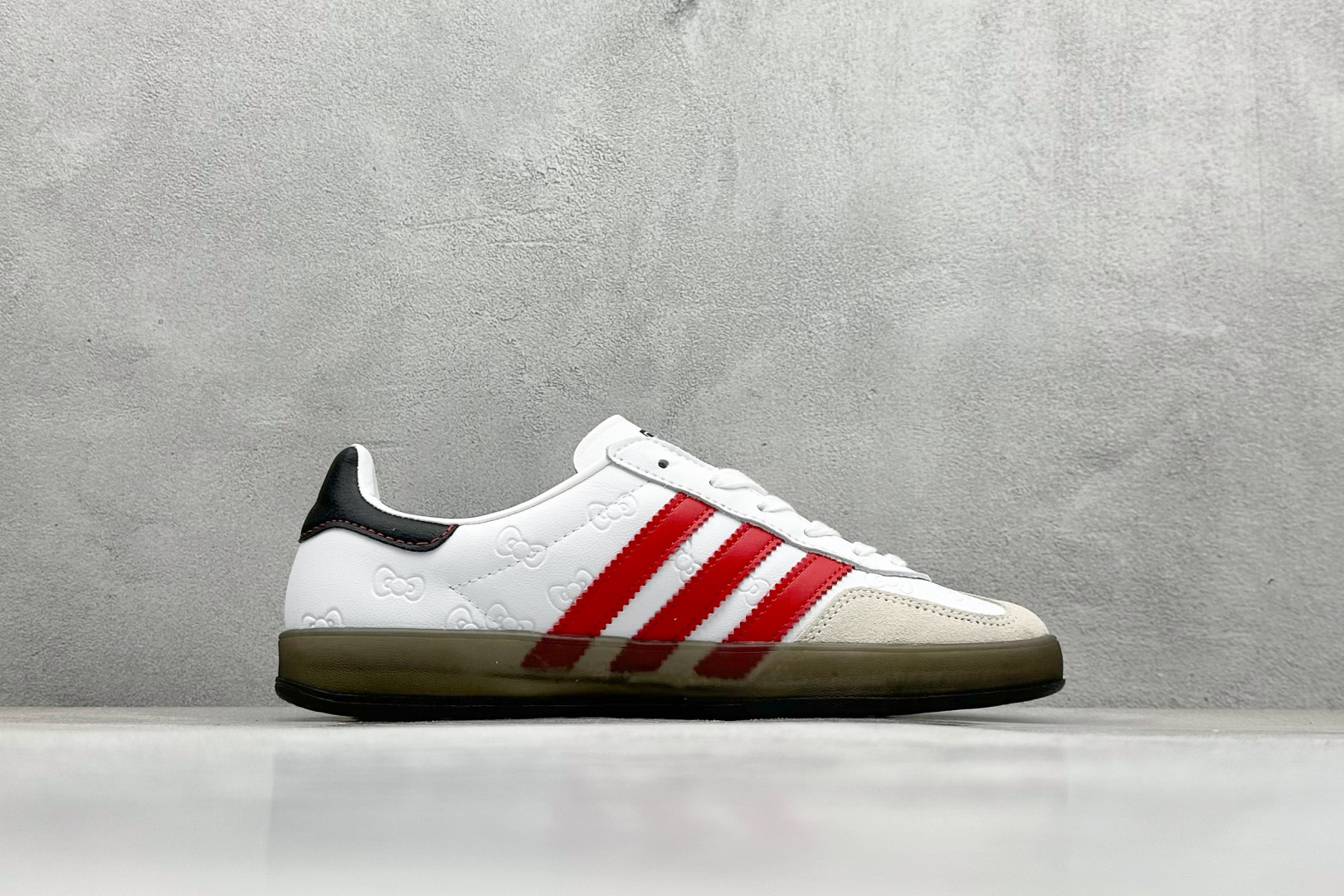 图片[2]-YH长青福利  AD Originals Gazelle INdoor 三叶草休闲防滑耐磨低帮板鞋 鞋头出色设计 塑就出众贴合感 稳固的后跟贴合足部曲线设计 软弹舒适 不易磨脚 橡胶鞋底配合防滑纹路设计 平稳抓地 货号：II0013-选品中心