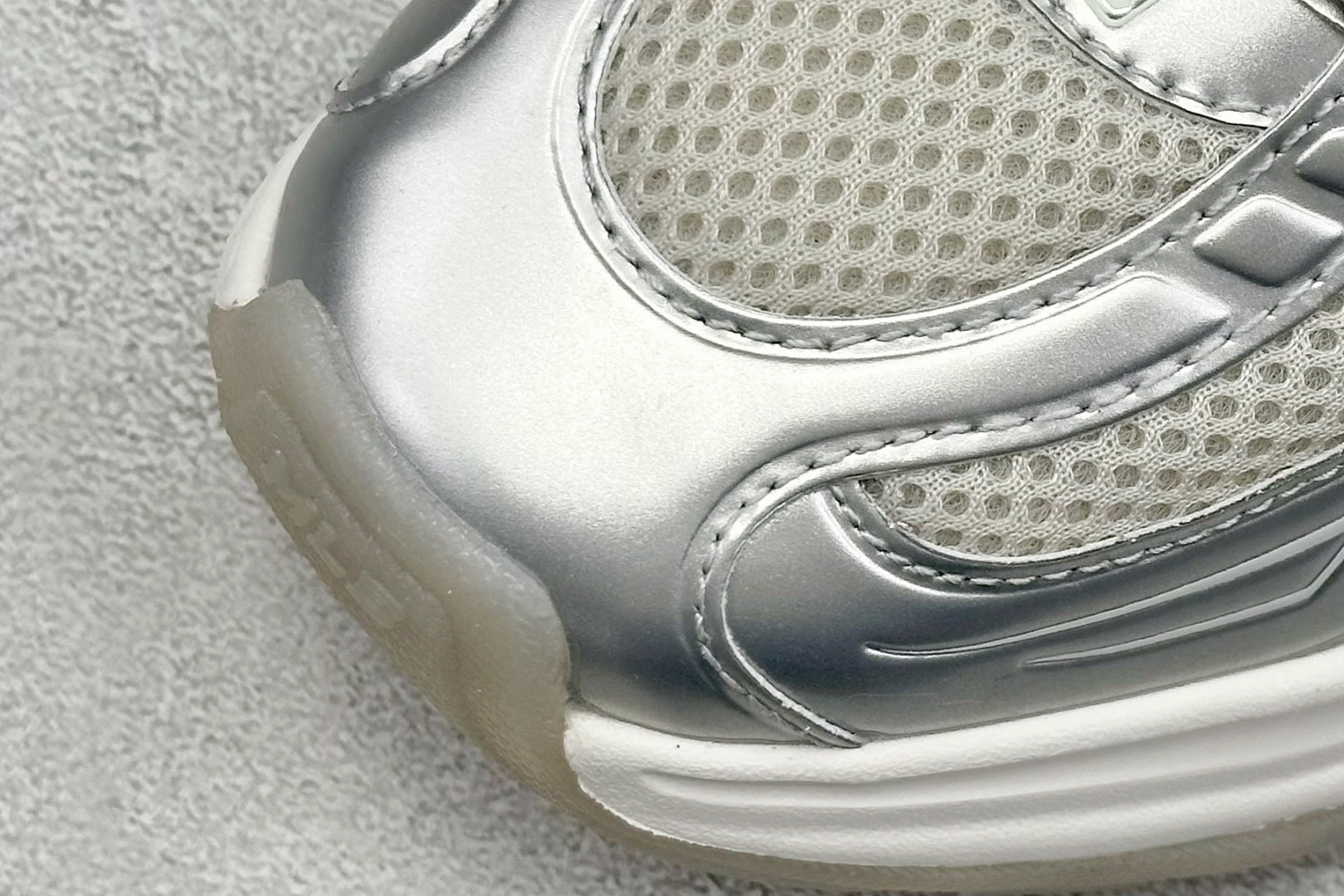 图片[7]-MLB Chunky Dia Monogram 复古老爹鞋 后跟加厚 呵护脚后跟 立体保护软绵鞋口 轻松穿脱不磨脚 鞋头安全防撞包裹鞋头 符合人体结构 精心设计 行走柔软触感 鞋底耐磨性强 稳定性高 抓地更牢 不易打滑 进口纳米材质 原盒雷射防伪标 尺码：35-45-选品中心