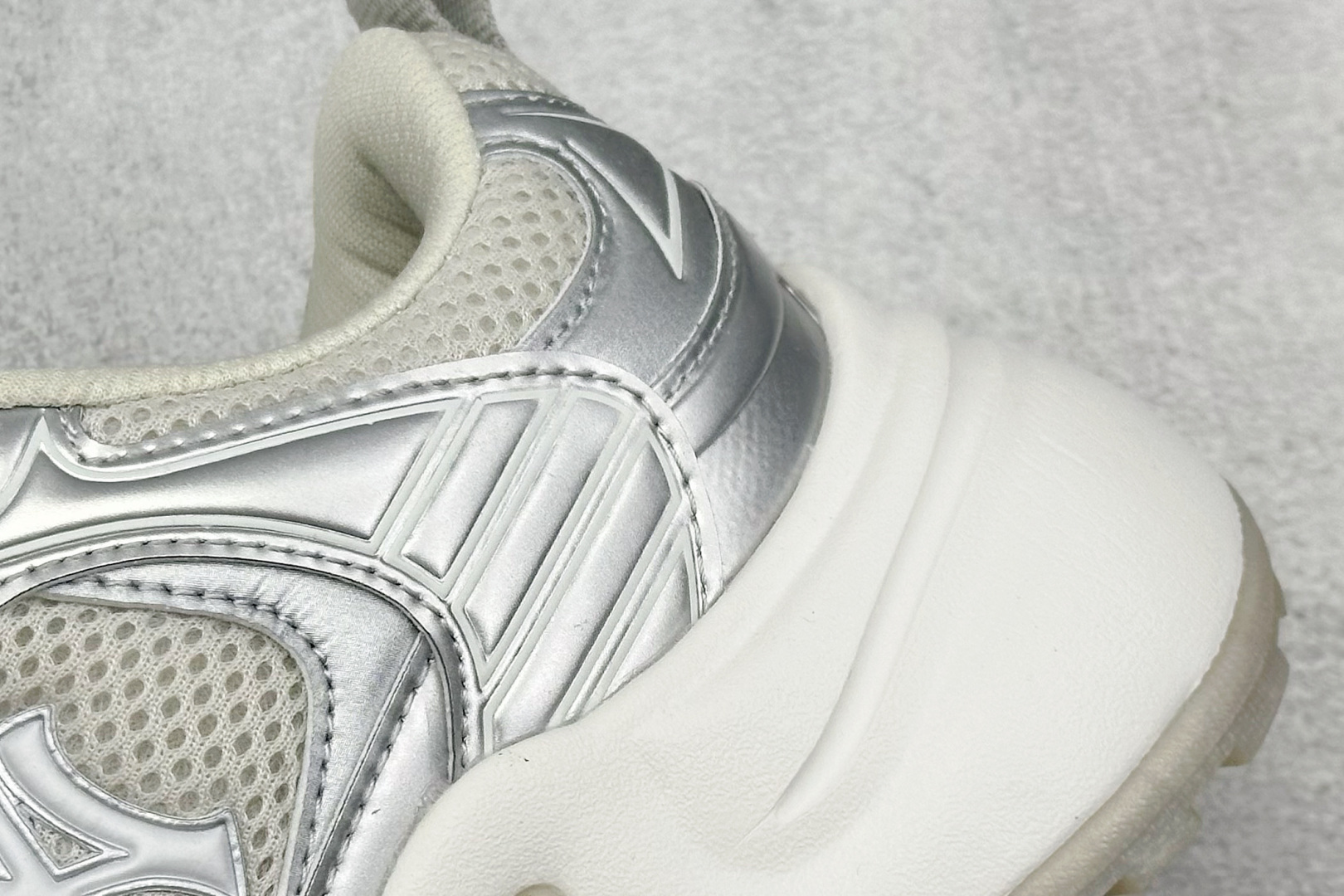 图片[9]-MLB Chunky Dia Monogram 复古老爹鞋 后跟加厚 呵护脚后跟 立体保护软绵鞋口 轻松穿脱不磨脚 鞋头安全防撞包裹鞋头 符合人体结构 精心设计 行走柔软触感 鞋底耐磨性强 稳定性高 抓地更牢 不易打滑 进口纳米材质 原盒雷射防伪标 尺码：35-45-选品中心