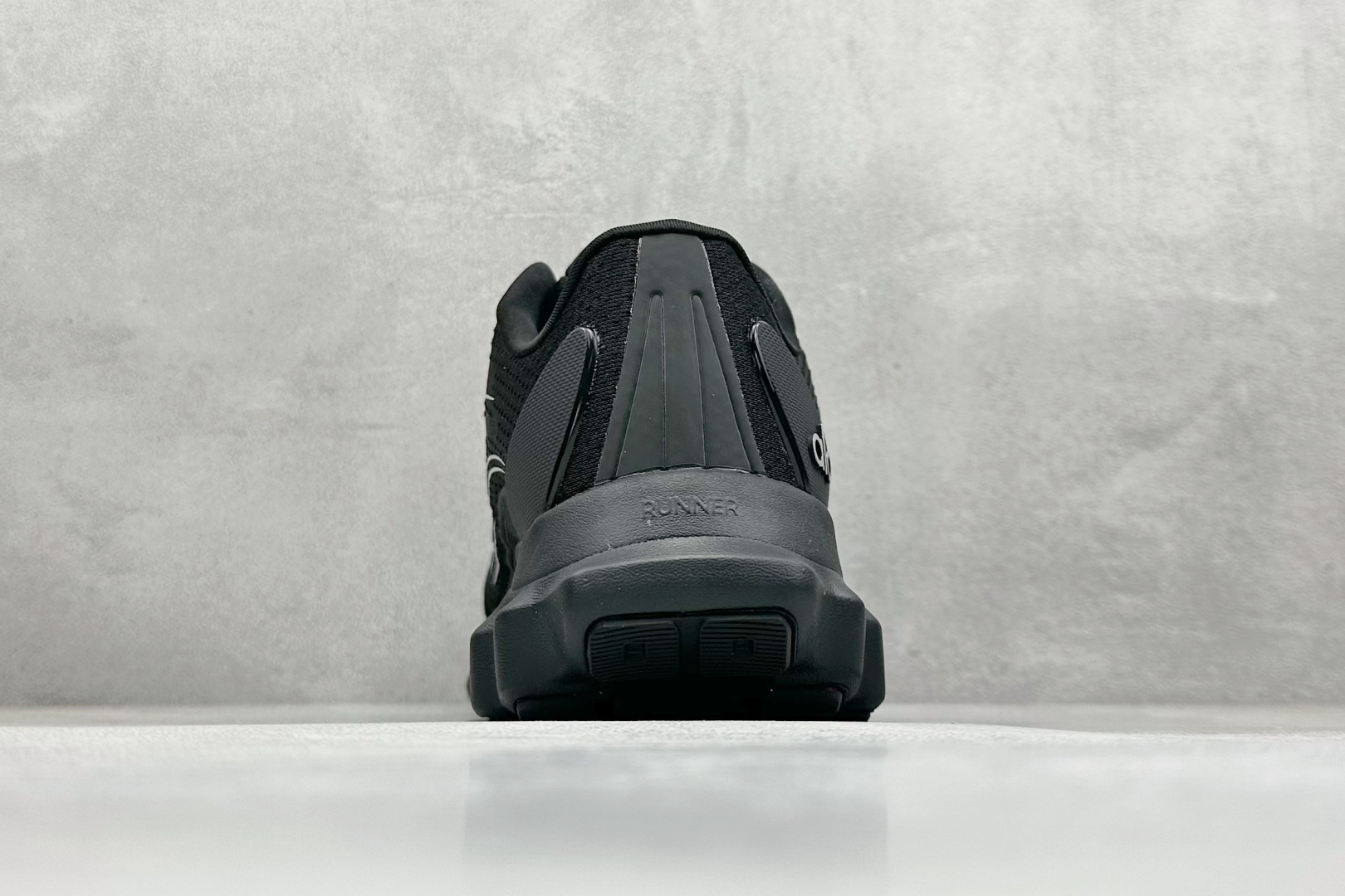 图片[6]-Alo Runner 明星同款 四季常青款增高低帮休闲生活鞋  #大厂采购原材料多处细节一步到位 采用增高4CM防滑耐磨鞋底 随意搭配的都好看的鞋子  尺码：36 36.5 37 37.5 38 38.5 39 40 41 41.5 42 42.5 43 44 45-选品中心