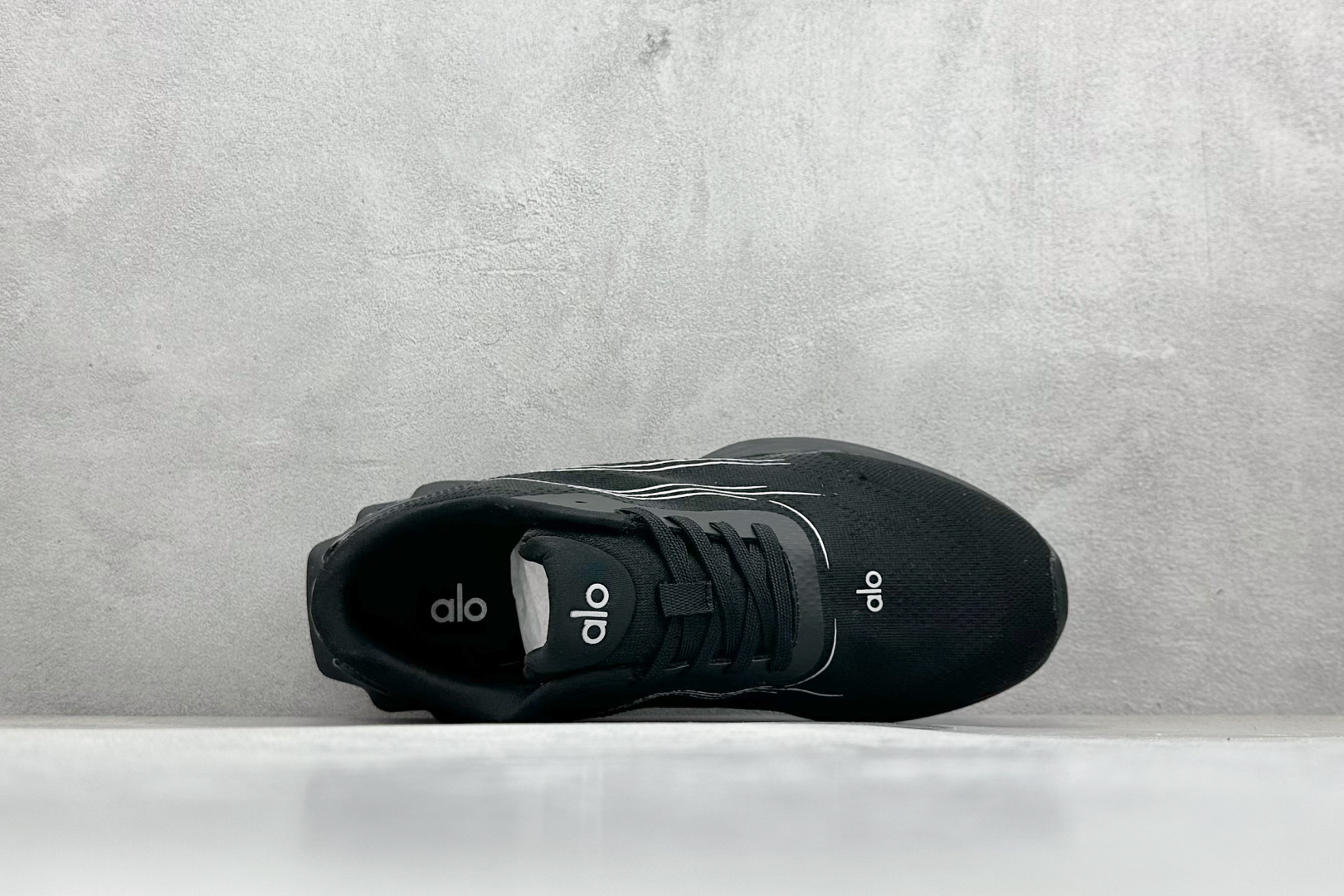图片[3]-Alo Runner 明星同款 四季常青款增高低帮休闲生活鞋  #大厂采购原材料多处细节一步到位 采用增高4CM防滑耐磨鞋底 随意搭配的都好看的鞋子  尺码：36 36.5 37 37.5 38 38.5 39 40 41 41.5 42 42.5 43 44 45-选品中心