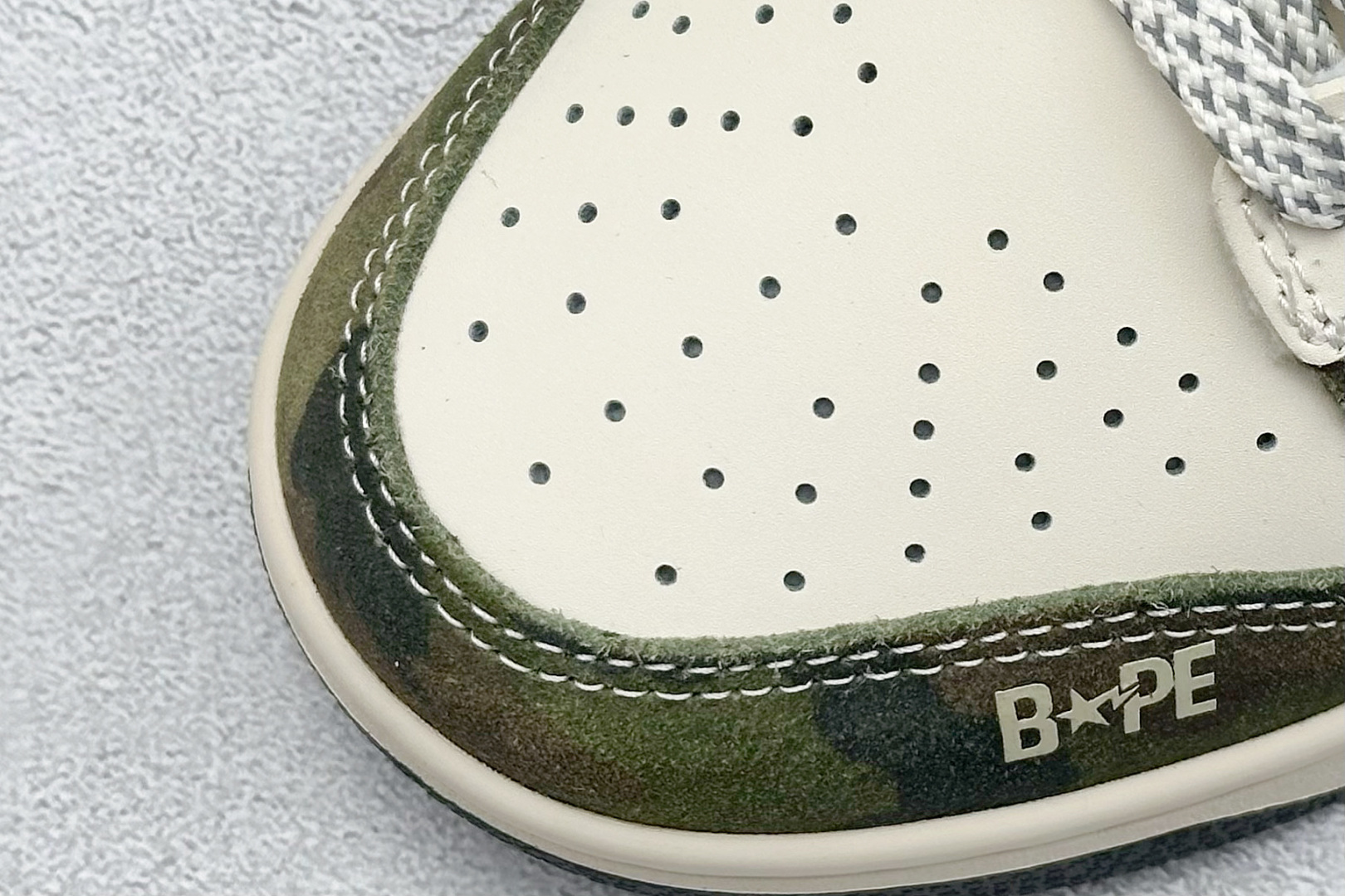 图片[7]-福利特价  Nk SB Dunk Low Bape联名-拼接迷彩 周年高端定制 低帮休闲板鞋  #定制鞋盒 大厂纯原品质出货 超高清洁度 皮料切割干净无任何毛边 细节完美 货号：CH6336-229  尺码：36 36.5 37.5 38 38.5 39 40 40.5 41 42 42.5 43 44 44.5 45-选品中心