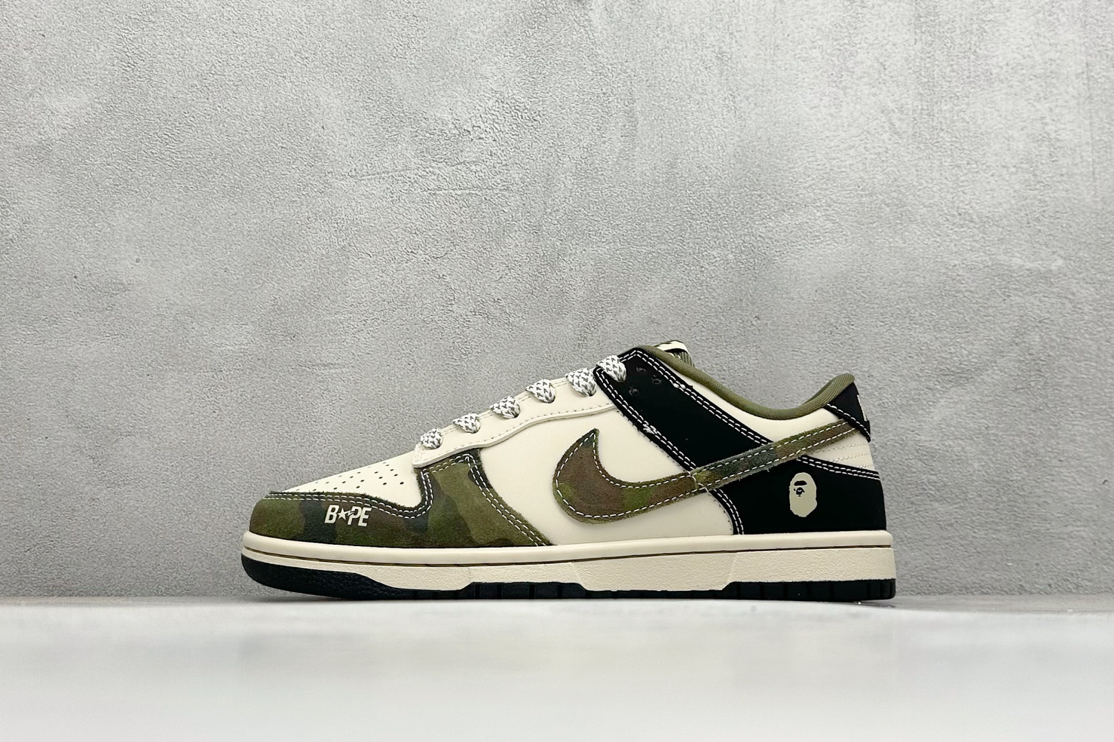 福利特价  Nk SB Dunk Low Bape联名-拼接迷彩 周年高端定制 低帮休闲板鞋  #定制鞋盒 大厂纯原品质出货 超高清洁度 皮料切割干净无任何毛边 细节完美 货号：CH6336-229  尺码：36 36.5 37.5 38 38.5 39 40 40.5 41 42 42.5 43 44 44.5 45-选品中心