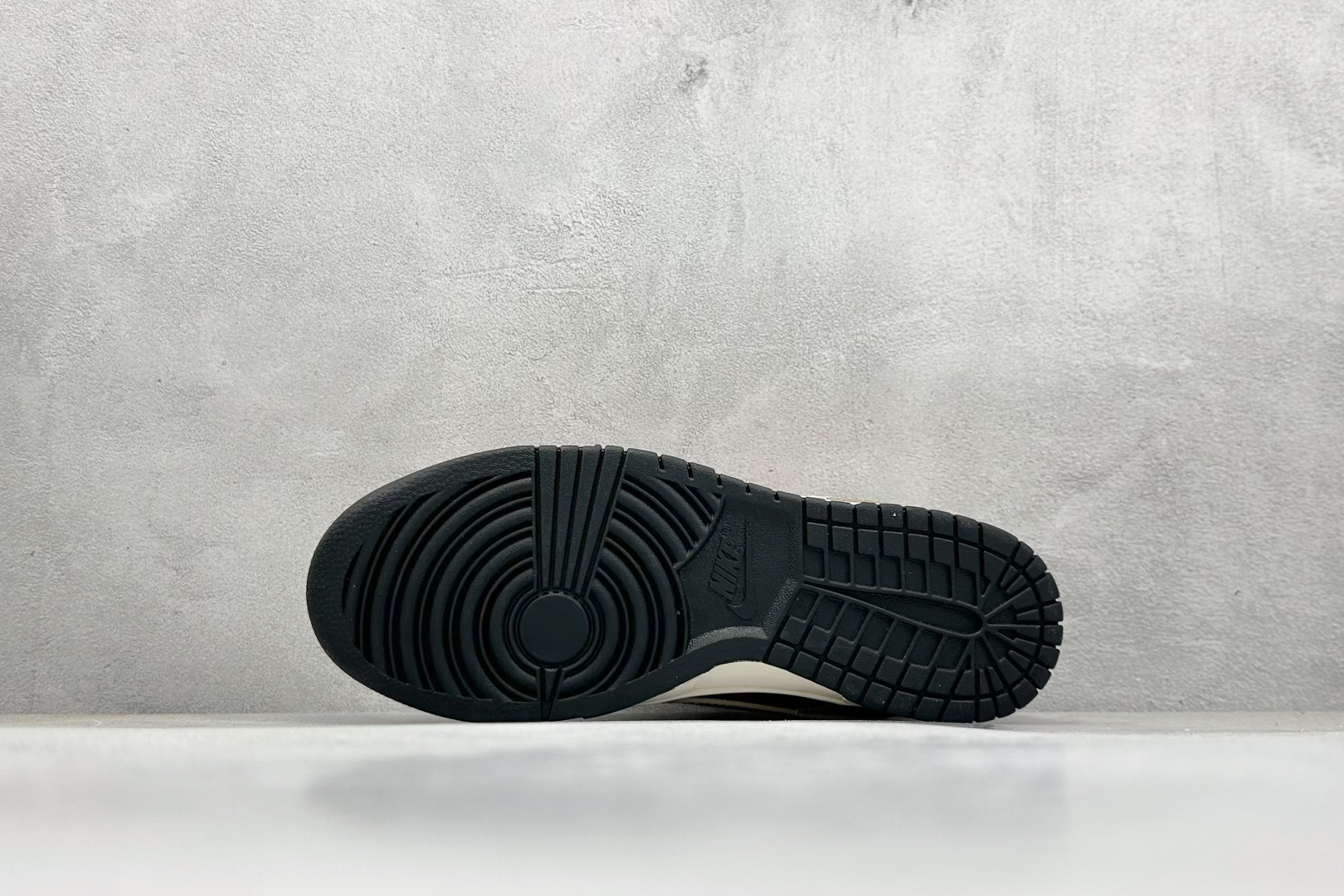 240 Nike SB Dunk Low x Stussy 红白小勾  HS2506-218