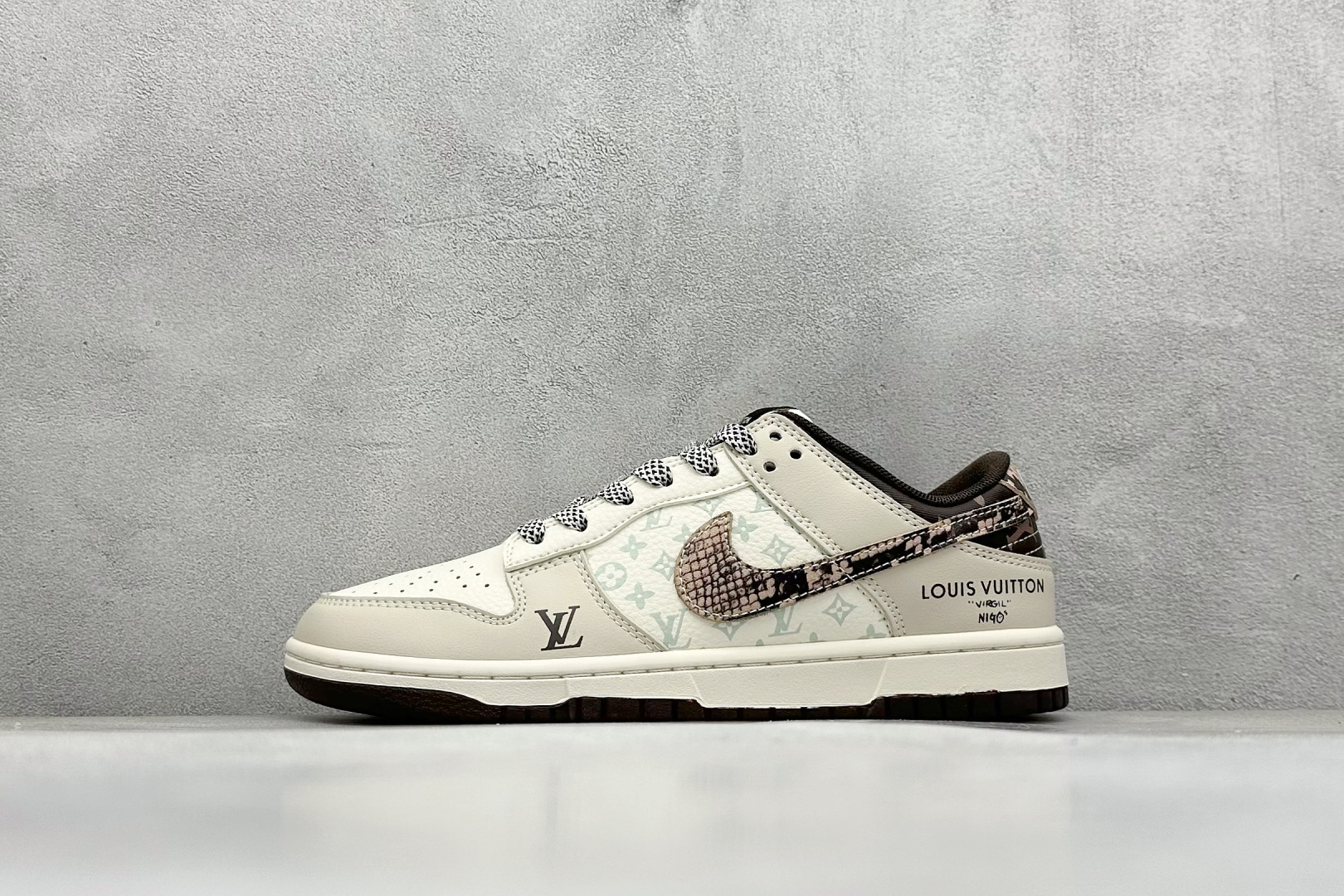 240 Nike SB Dunk Low x Louis Vuitton 棕白  HS2506-213