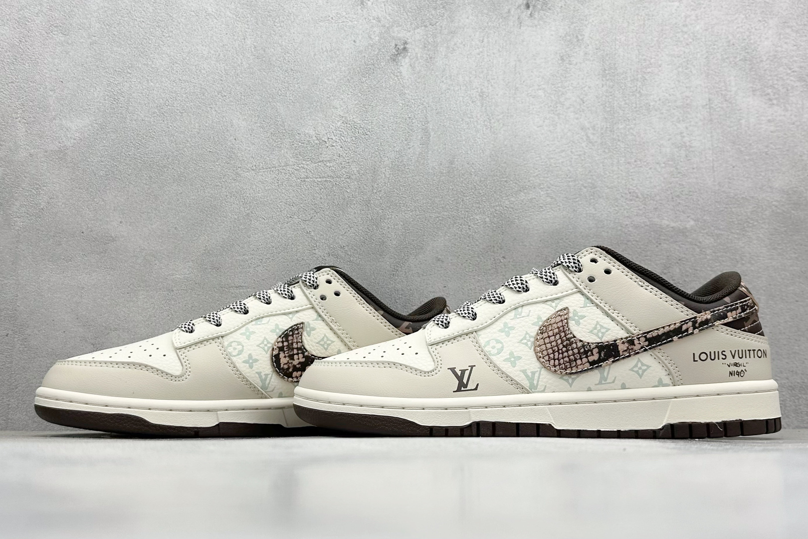 240 Nike SB Dunk Low x Louis Vuitton 棕白  HS2506-213