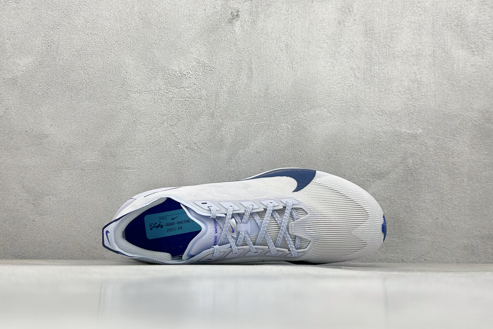 220 Nike ZoomX Vaporfly NEXT% 4 马拉松系列公路竞速超轻缓震跑步鞋 HF6414-001