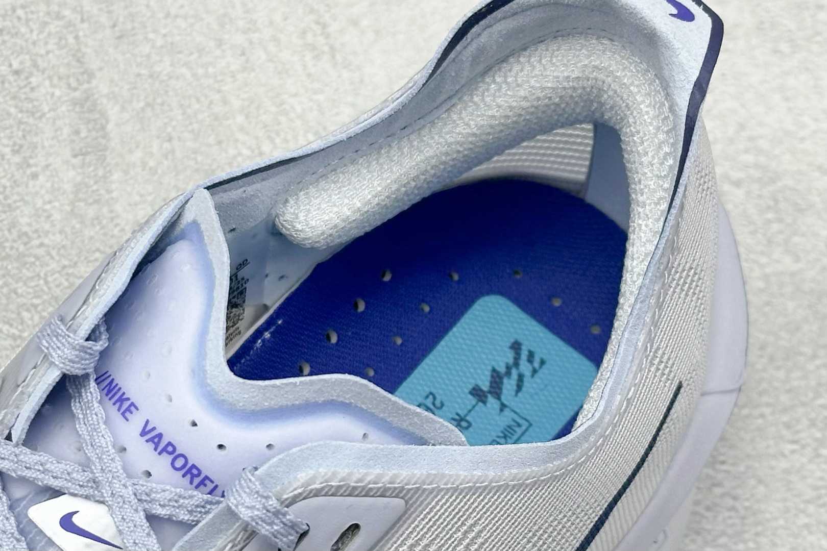 220 Nike ZoomX Vaporfly NEXT% 4 马拉松系列公路竞速超轻缓震跑步鞋 HF6414-001