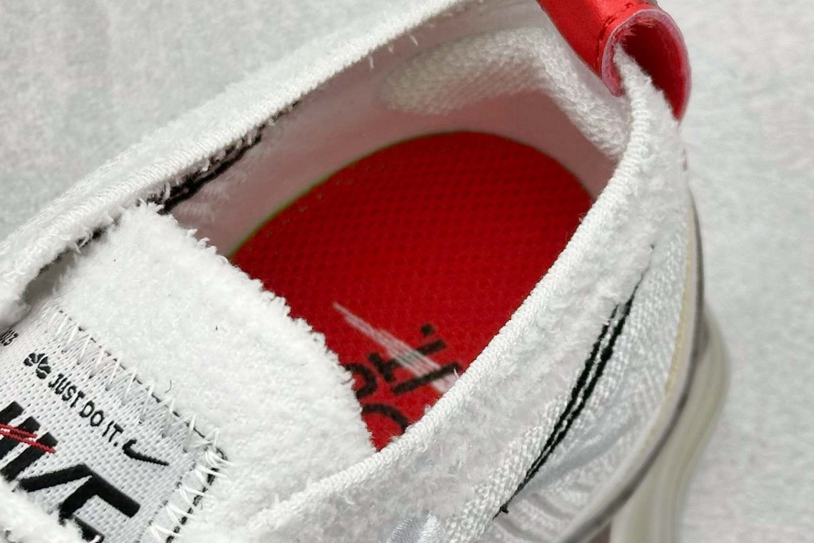 图片[8]-纯原福利  Nike Air Max Scorpion FK 次世代气垫搭载全掌大气垫鞋款 采用类似于 VaporMax Plus 和 VaporMax Flyknit 型号的设计 匠心打造的鞋面 实现轻质包覆和透气性 鞋身设计舒适的衬里包裹双足 带来自然贴身的感觉 橡胶鞋底提供持久的牵引力 脚下的球根状裸气鞋底 货号：FD4319-101 尺码：40-46-选品中心