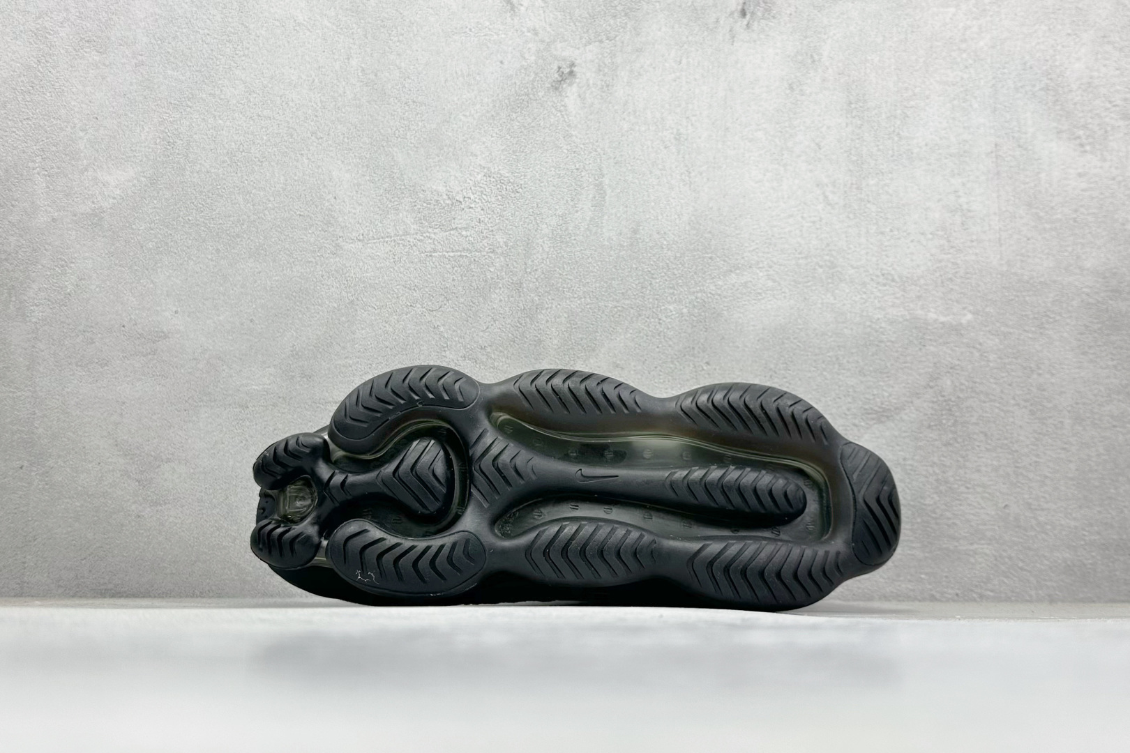 图片[4]-纯原福利  Nike Air Max Scorpion FK 次世代气垫搭载全掌大气垫鞋款 采用类似于 VaporMax Plus 和 VaporMax Flyknit 型号的设计 匠心打造的鞋面 实现轻质包覆和透气性 鞋身设计舒适的衬里包裹双足 带来自然贴身的感觉 橡胶鞋底提供持久的牵引力 脚下的球根状裸气鞋底 货号：DJ4701-002 尺码：40-46-选品中心