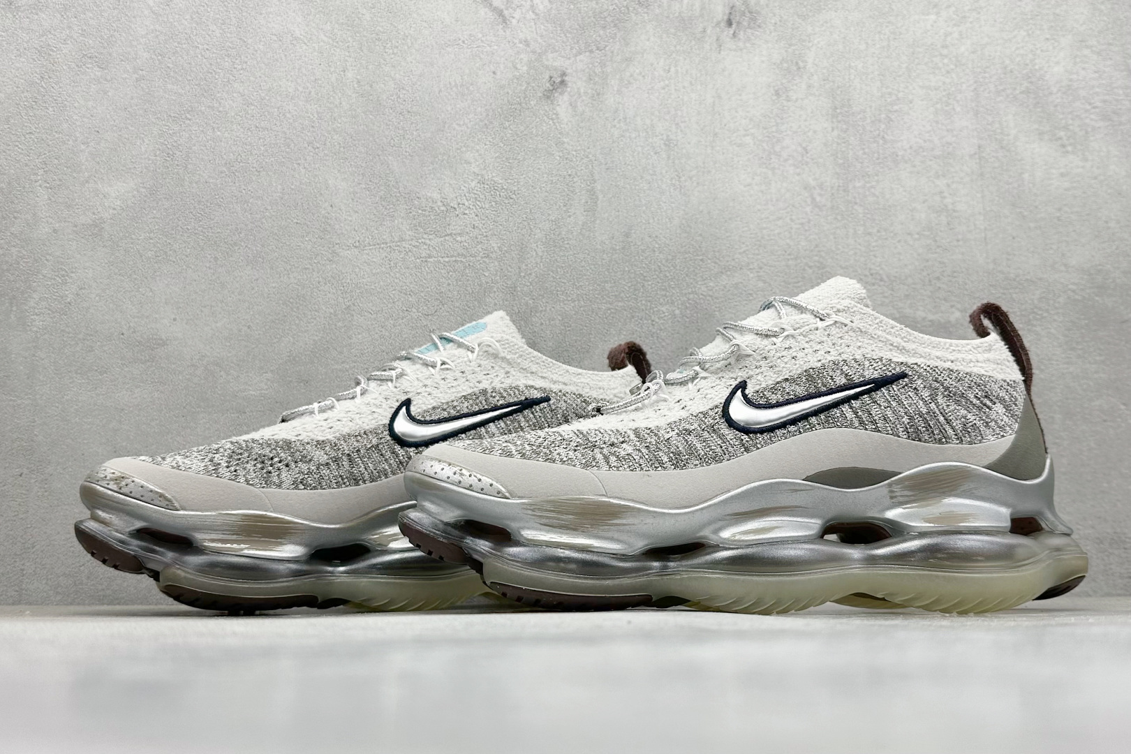 图片[5]-纯原福利  Nike Air Max Scorpion FK 次世代气垫搭载全掌大气垫鞋款 采用类似于 VaporMax Plus 和 VaporMax Flyknit 型号的设计 匠心打造的鞋面 实现轻质包覆和透气性 鞋身设计舒适的衬里包裹双足 带来自然贴身的感觉 橡胶鞋底提供持久的牵引力 脚下的球根状裸气鞋底 货号：FD4612-001 尺码：40-46-选品中心