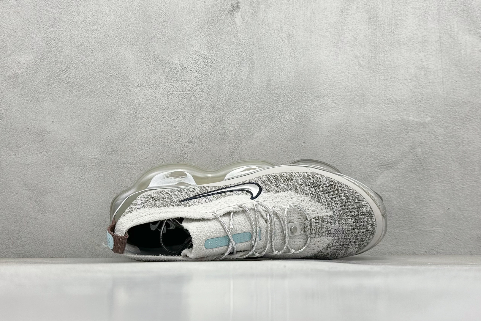 图片[3]-纯原福利  Nike Air Max Scorpion FK 次世代气垫搭载全掌大气垫鞋款 采用类似于 VaporMax Plus 和 VaporMax Flyknit 型号的设计 匠心打造的鞋面 实现轻质包覆和透气性 鞋身设计舒适的衬里包裹双足 带来自然贴身的感觉 橡胶鞋底提供持久的牵引力 脚下的球根状裸气鞋底 货号：FD4612-001 尺码：40-46-选品中心