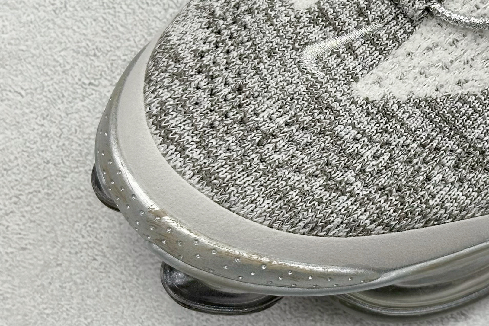 图片[7]-纯原福利  Nike Air Max Scorpion FK 次世代气垫搭载全掌大气垫鞋款 采用类似于 VaporMax Plus 和 VaporMax Flyknit 型号的设计 匠心打造的鞋面 实现轻质包覆和透气性 鞋身设计舒适的衬里包裹双足 带来自然贴身的感觉 橡胶鞋底提供持久的牵引力 脚下的球根状裸气鞋底 货号：FD4612-001 尺码：40-46-选品中心