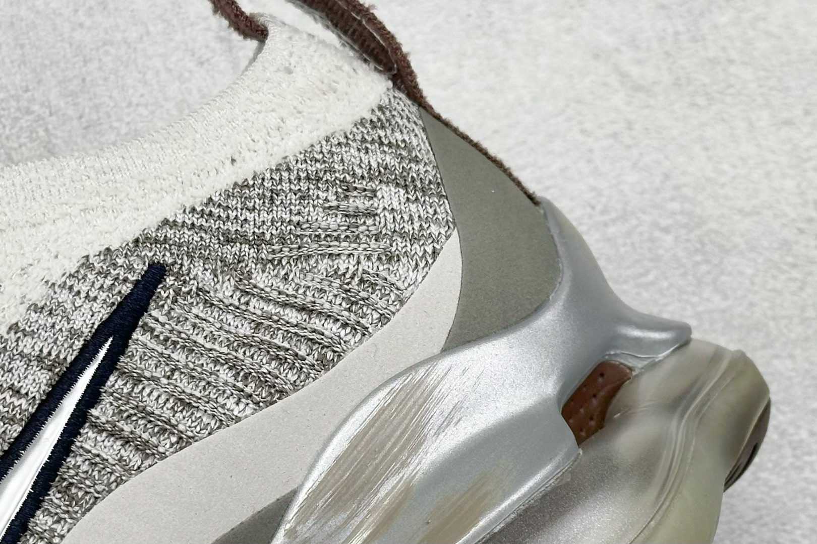 图片[9]-纯原福利  Nike Air Max Scorpion FK 次世代气垫搭载全掌大气垫鞋款 采用类似于 VaporMax Plus 和 VaporMax Flyknit 型号的设计 匠心打造的鞋面 实现轻质包覆和透气性 鞋身设计舒适的衬里包裹双足 带来自然贴身的感觉 橡胶鞋底提供持久的牵引力 脚下的球根状裸气鞋底 货号：FD4612-001 尺码：40-46-选品中心