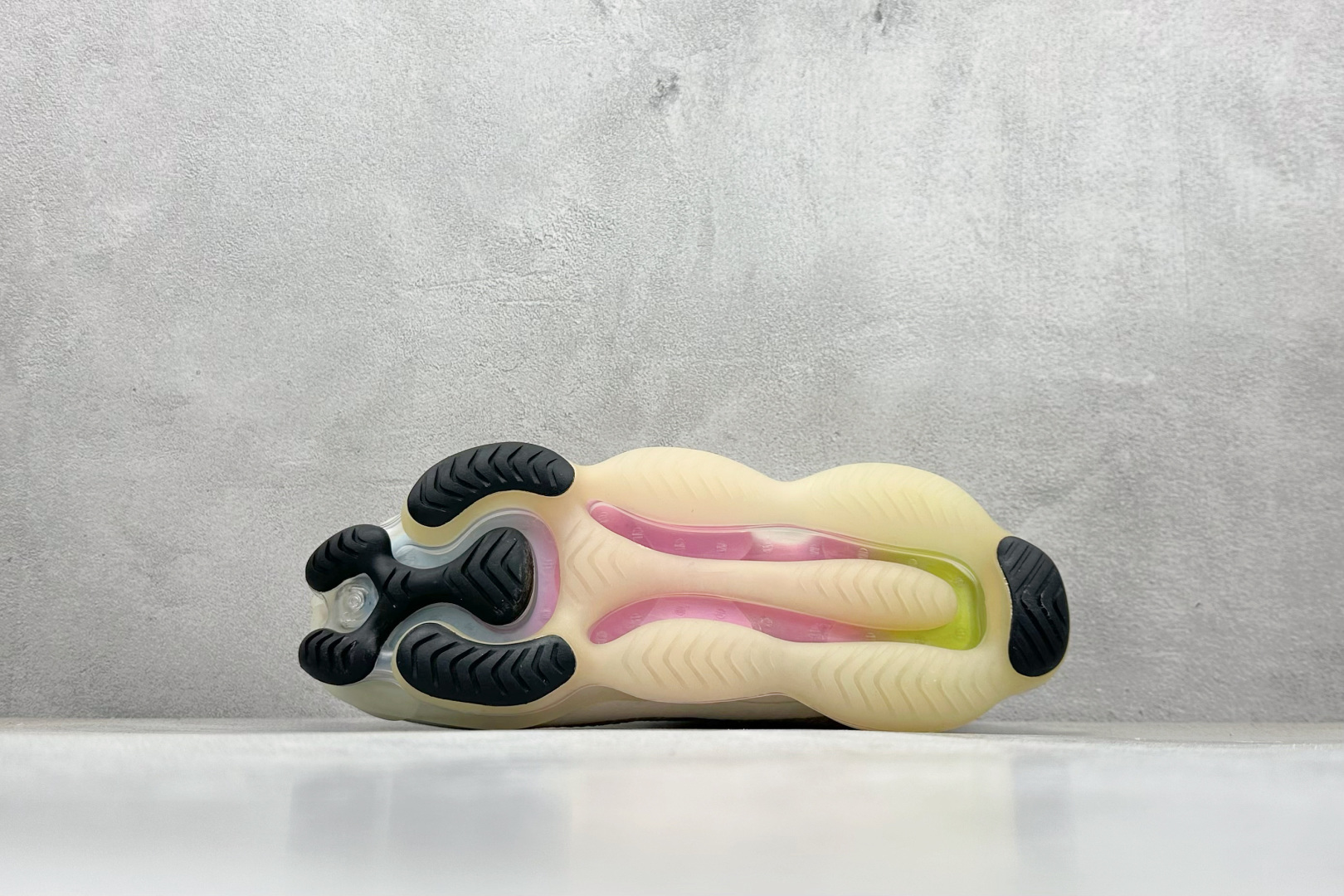 图片[4]-纯原福利  Nike Air Max Scorpion FK 次世代气垫搭载全掌大气垫鞋款 采用类似于 VaporMax Plus 和 VaporMax Flyknit 型号的设计 匠心打造的鞋面 实现轻质包覆和透气性 鞋身设计舒适的衬里包裹双足 带来自然贴身的感觉 橡胶鞋底提供持久的牵引力 脚下的球根状裸气鞋底 货号：FJ6031-910 尺码：40-46-选品中心