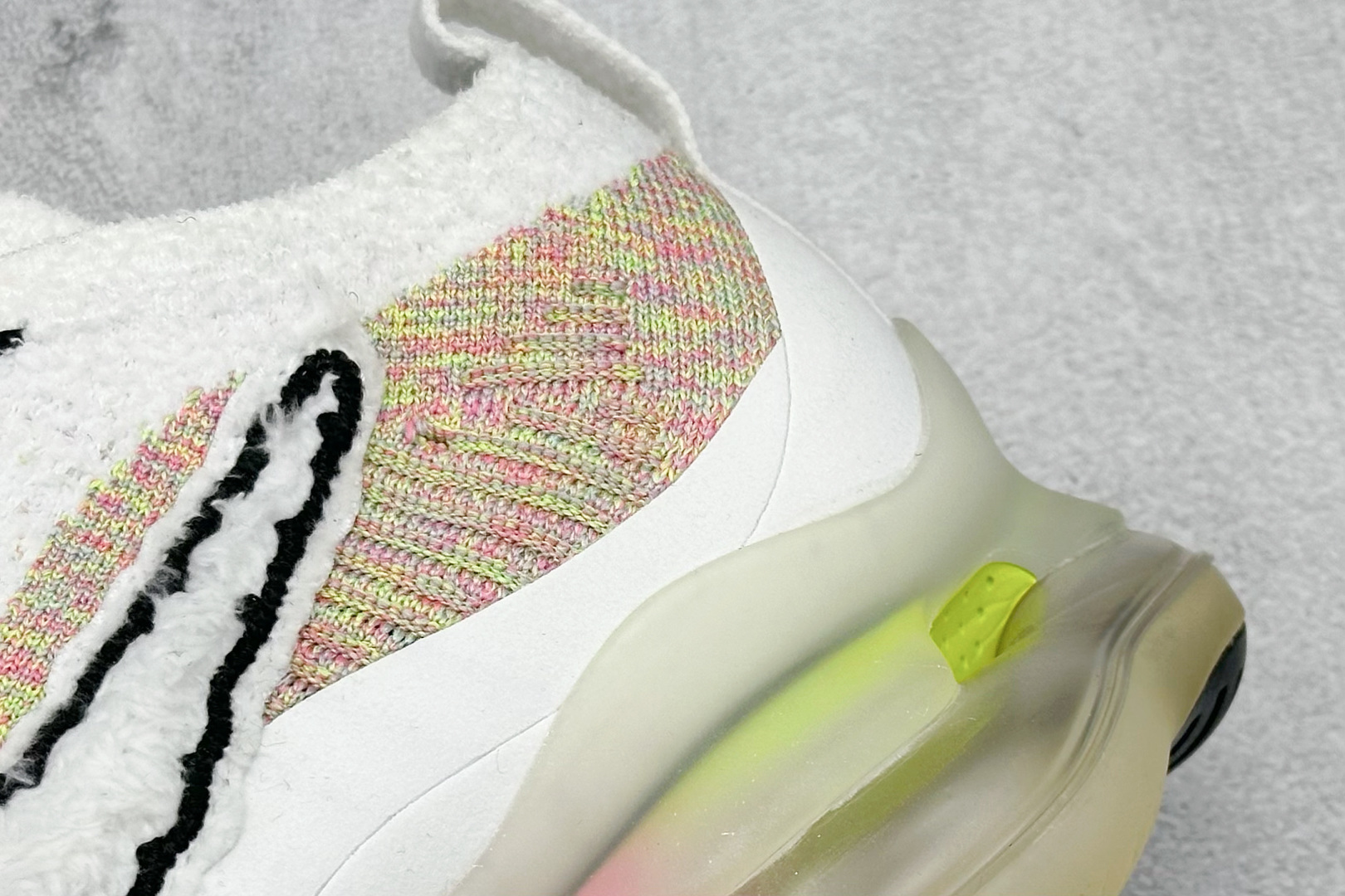 图片[9]-纯原福利  Nike Air Max Scorpion FK 次世代气垫搭载全掌大气垫鞋款 采用类似于 VaporMax Plus 和 VaporMax Flyknit 型号的设计 匠心打造的鞋面 实现轻质包覆和透气性 鞋身设计舒适的衬里包裹双足 带来自然贴身的感觉 橡胶鞋底提供持久的牵引力 脚下的球根状裸气鞋底 货号：FJ6031-910 尺码：40-46-选品中心