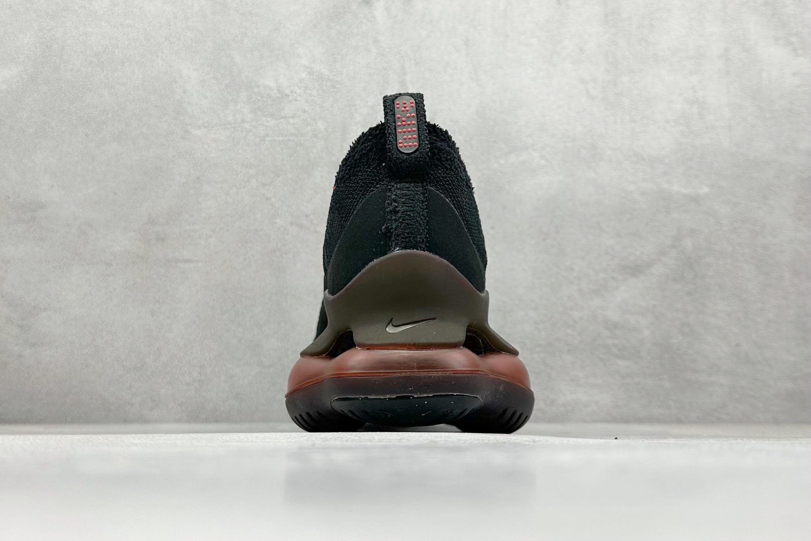 图片[6]-纯原福利  Nike Air Max Scorpion FK 次世代气垫搭载全掌大气垫鞋款 采用类似于 VaporMax Plus 和 VaporMax Flyknit 型号的设计 匠心打造的鞋面 实现轻质包覆和透气性 鞋身设计舒适的衬里包裹双足 带来自然贴身的感觉 橡胶鞋底提供持久的牵引力 脚下的球根状裸气鞋底 货号：DJ4701-004 尺码：40-46-选品中心